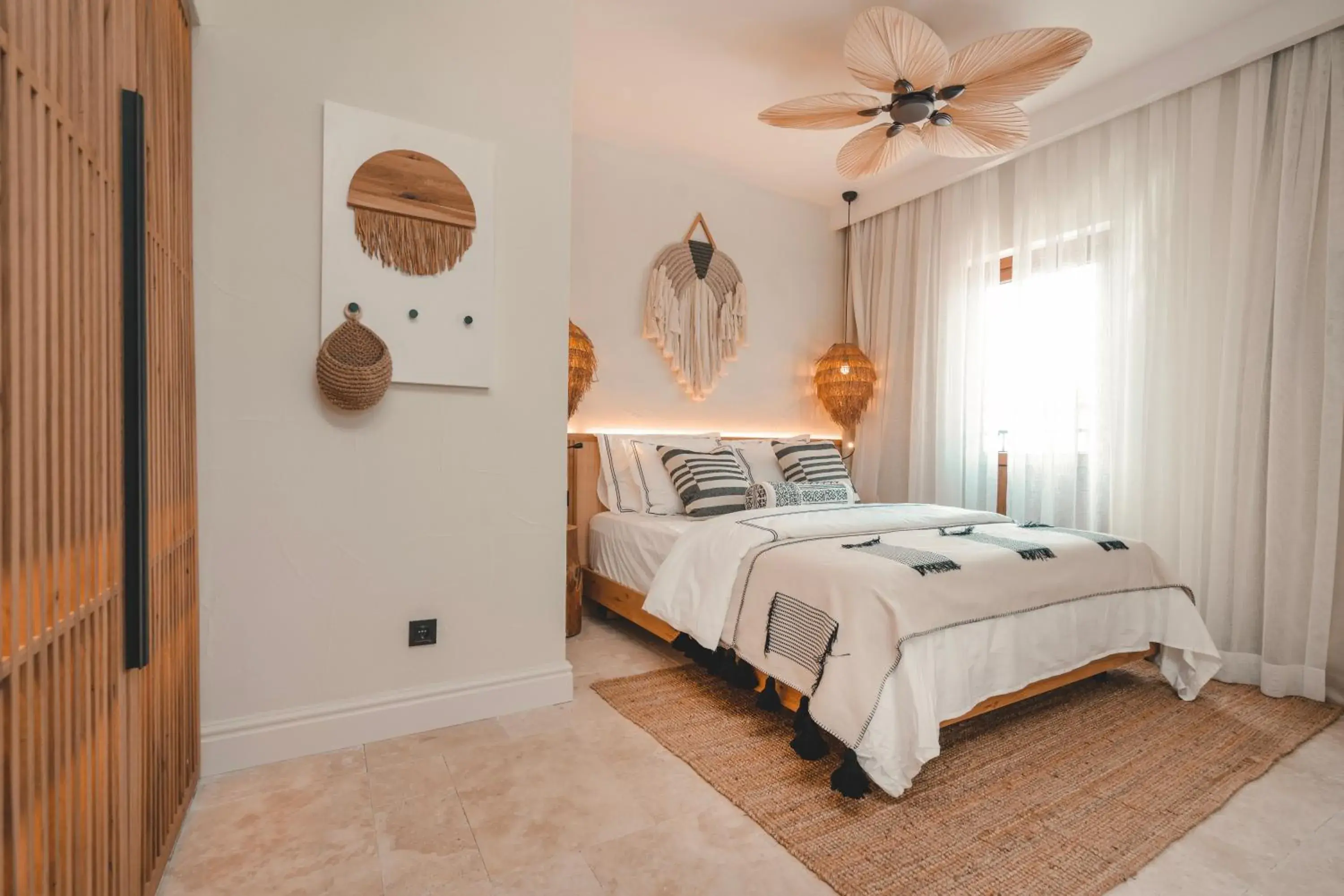 Standard Queen Room in 6 ROOMS BY AZUMARE Standard Queen Room in 6 ROOMS BY AZUMARE