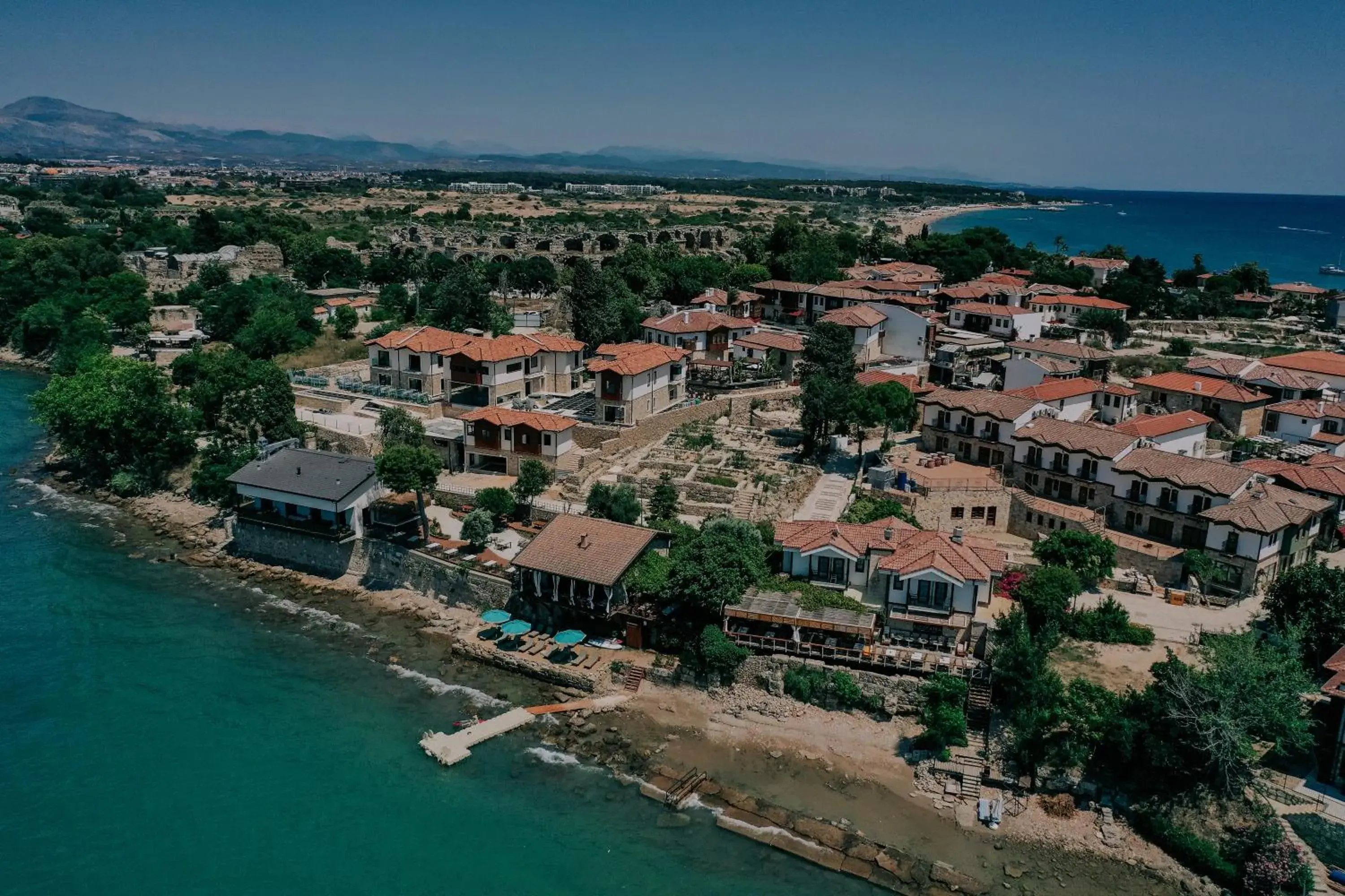 Property building in 6 ROOMS BY AZUMARE Property building in 6 ROOMS BY AZUMARE