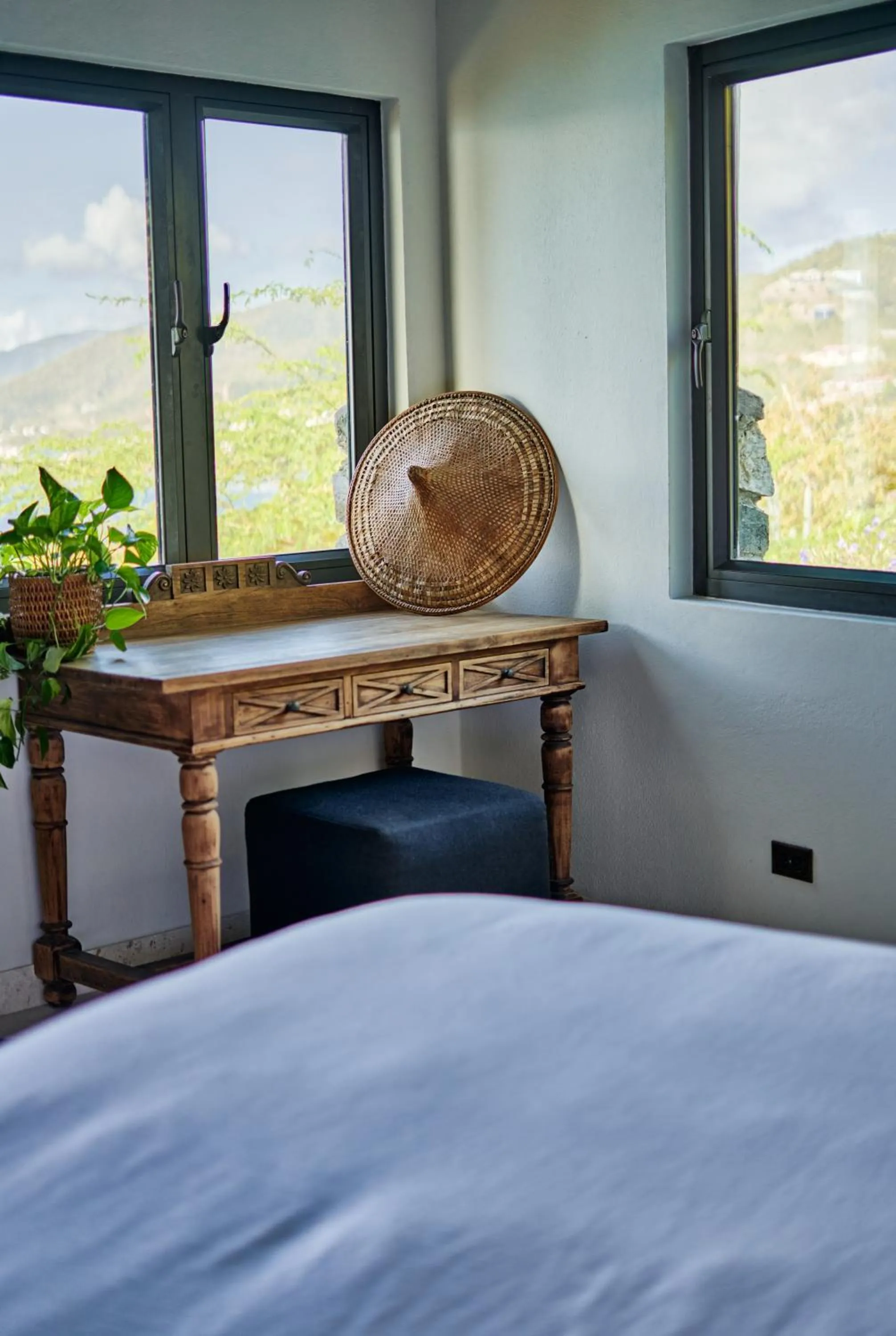 Seating area, Bed in The Aerial, BVI