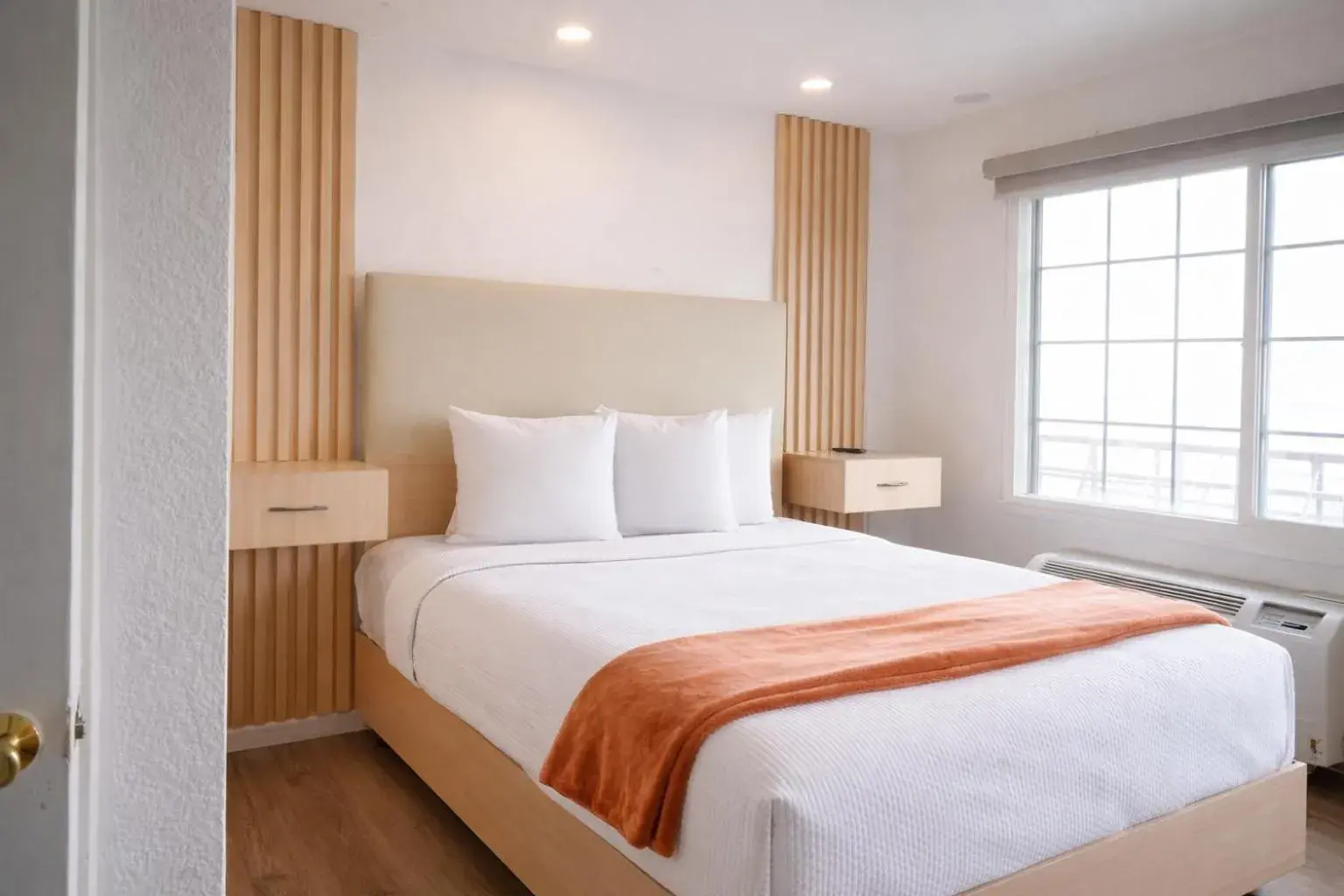 Bed in San Francisco Inn Bed in San Francisco Inn