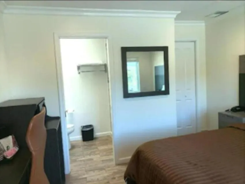 Bed in San Francisco Inn