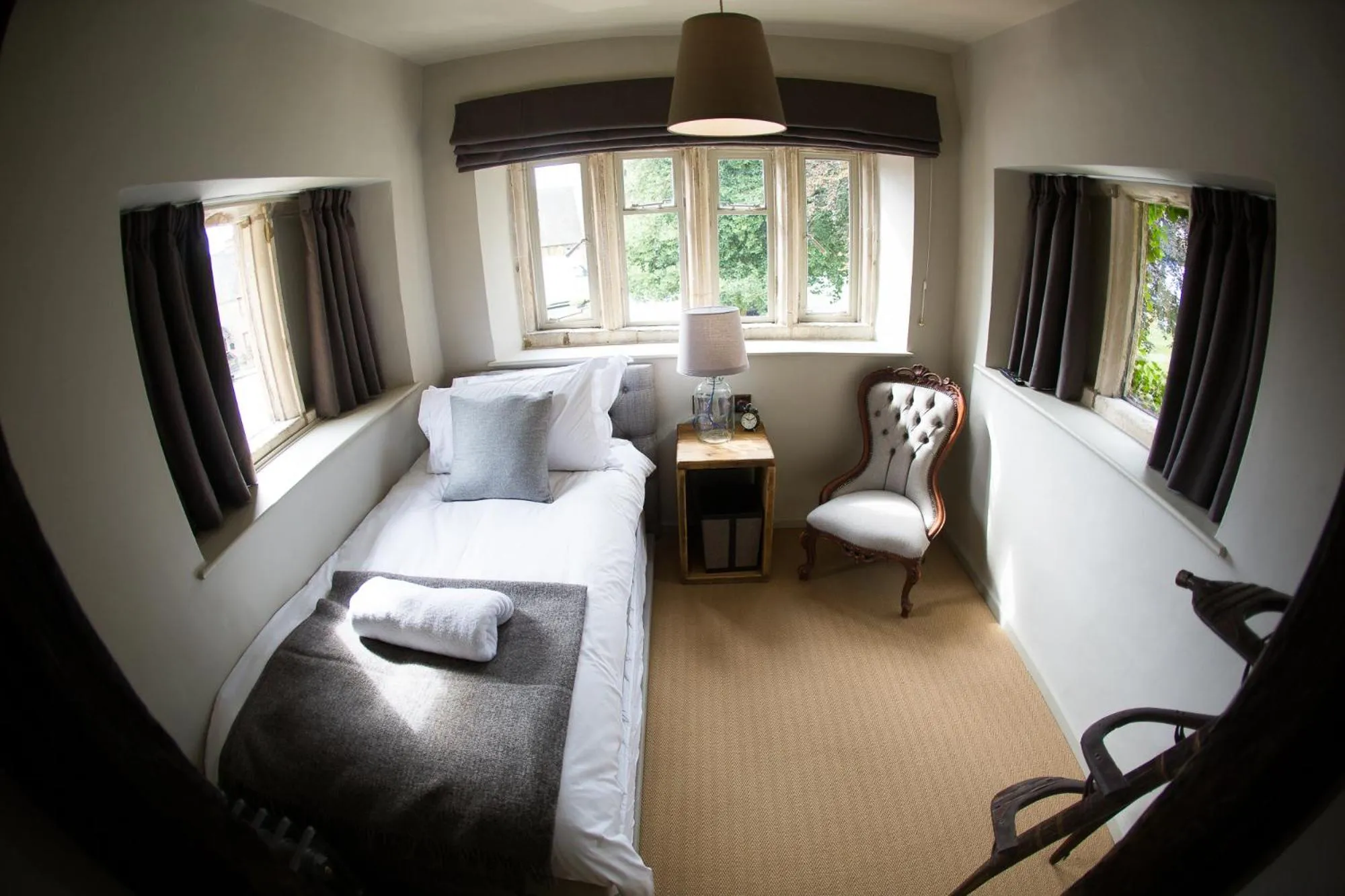 Bedroom, Bed in The Porch House