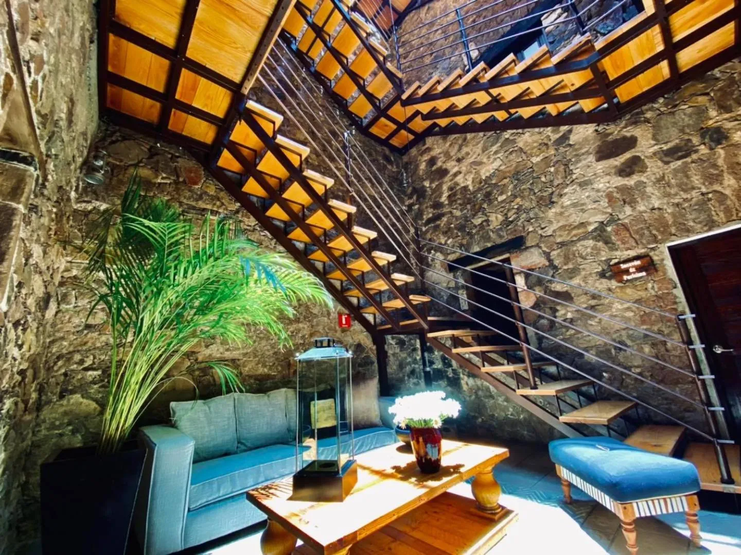 Living room in HOTEL MINA REAL