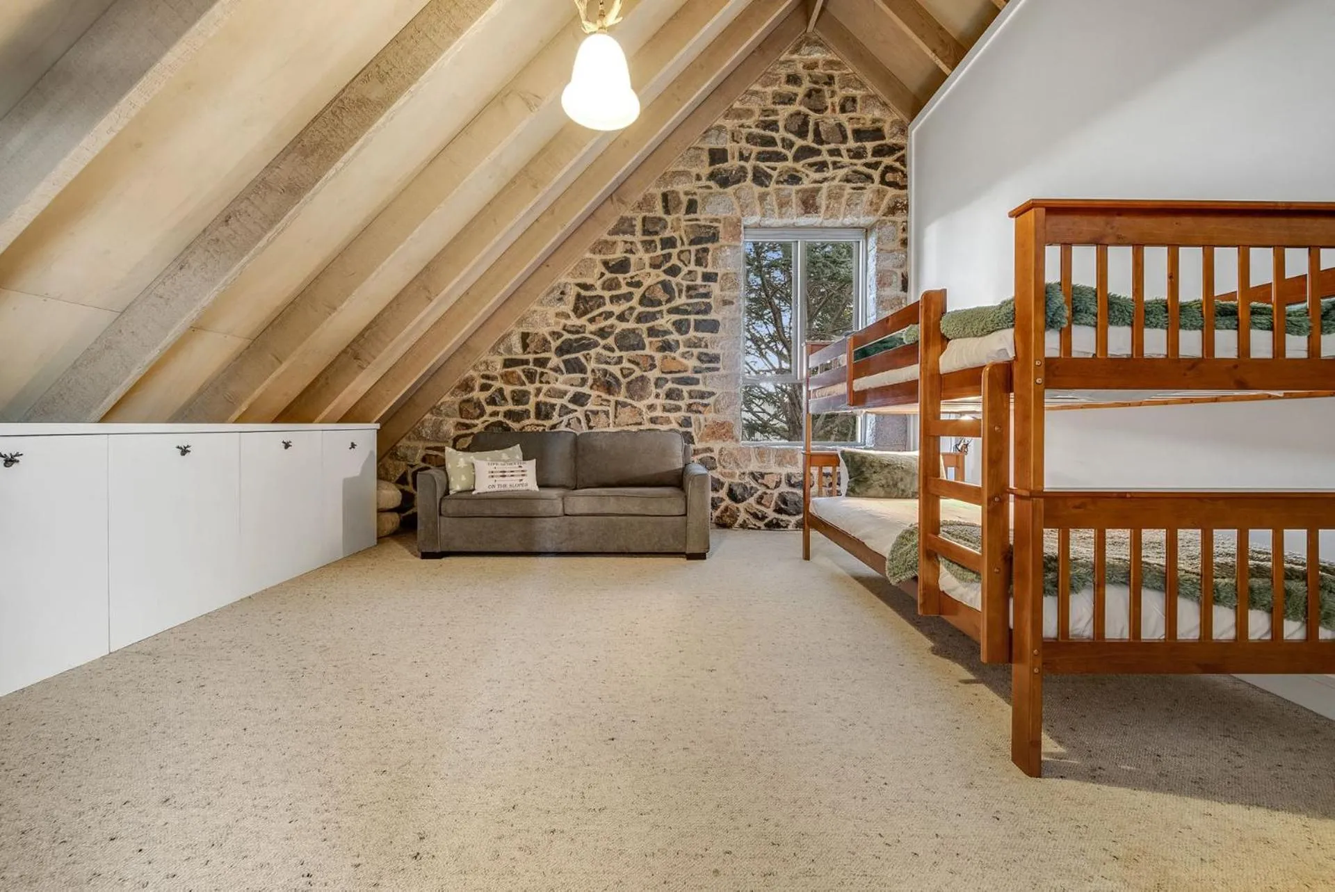 Bed in Quigtoo Cottage - Beautiful 4BR Stone Cottage l WiFi l Bath l Garden
