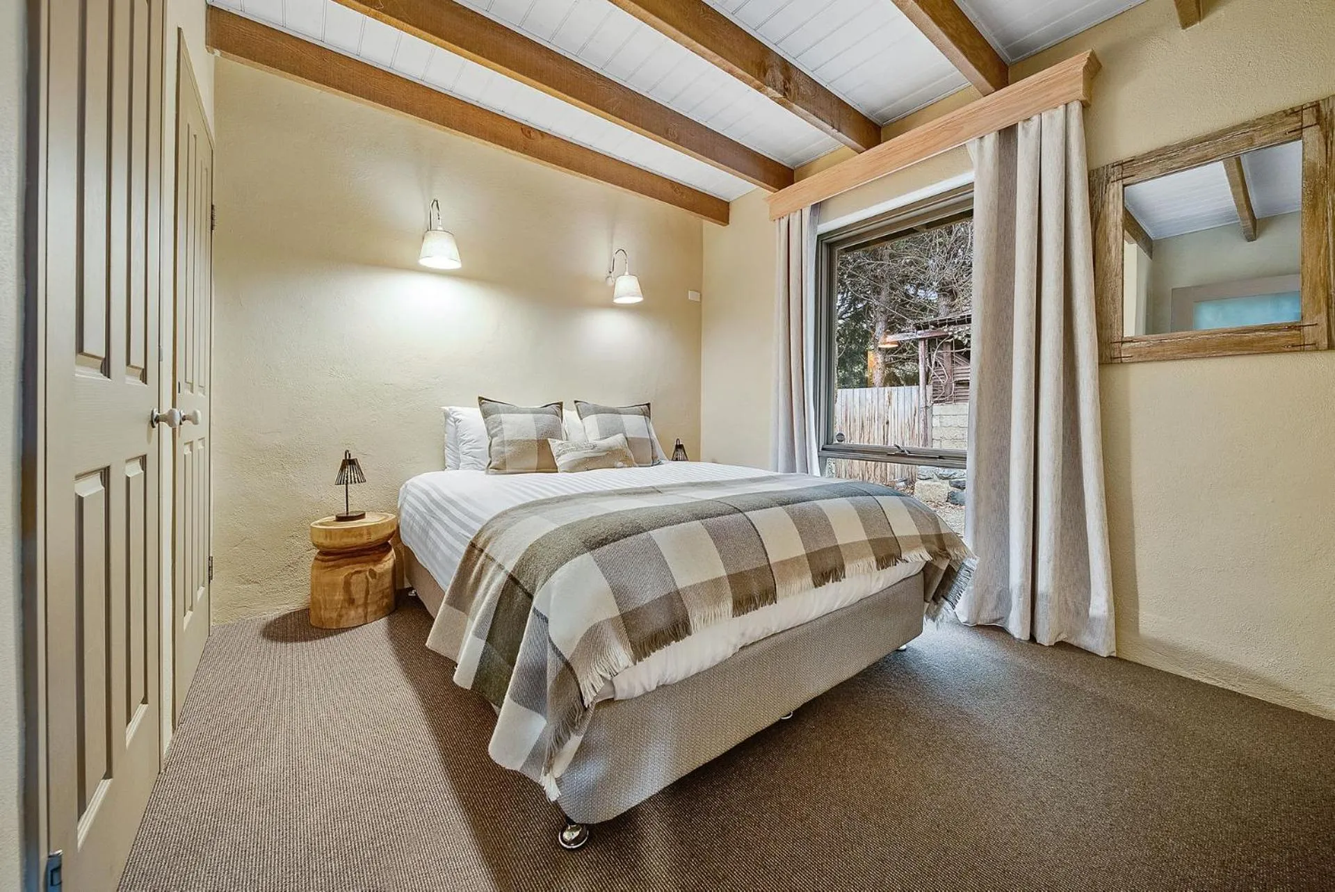 Bed in Quigtoo Cottage - Beautiful 4BR Stone Cottage l WiFi l Bath l Garden