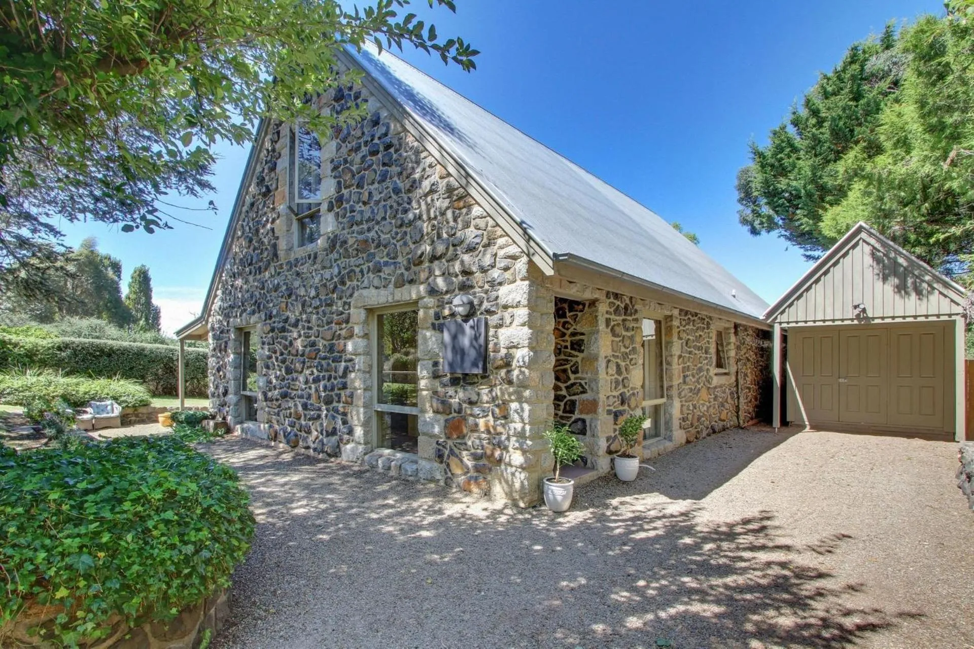 Quigtoo Cottage - Beautiful 4BR Stone Cottage l WiFi l Bath l Garden