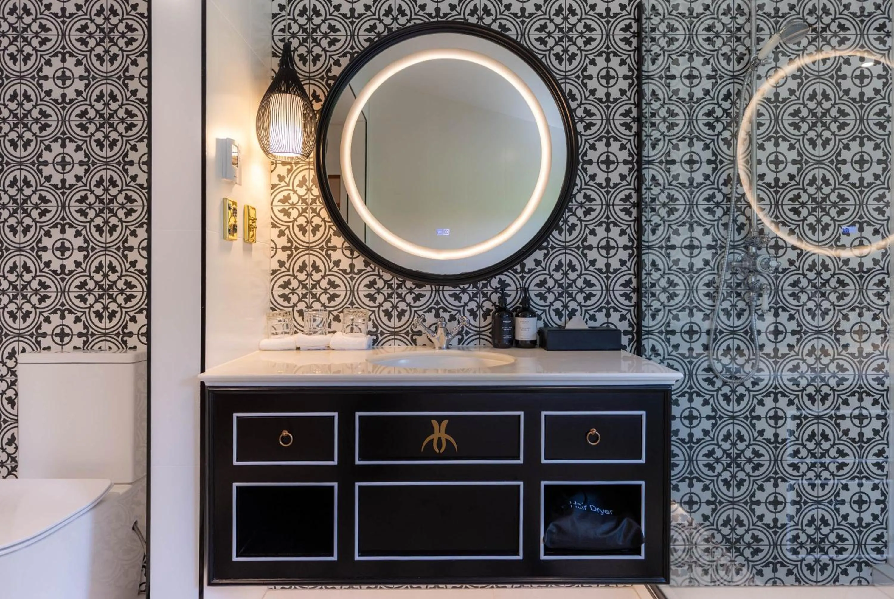 Toilet in Hana Lodge