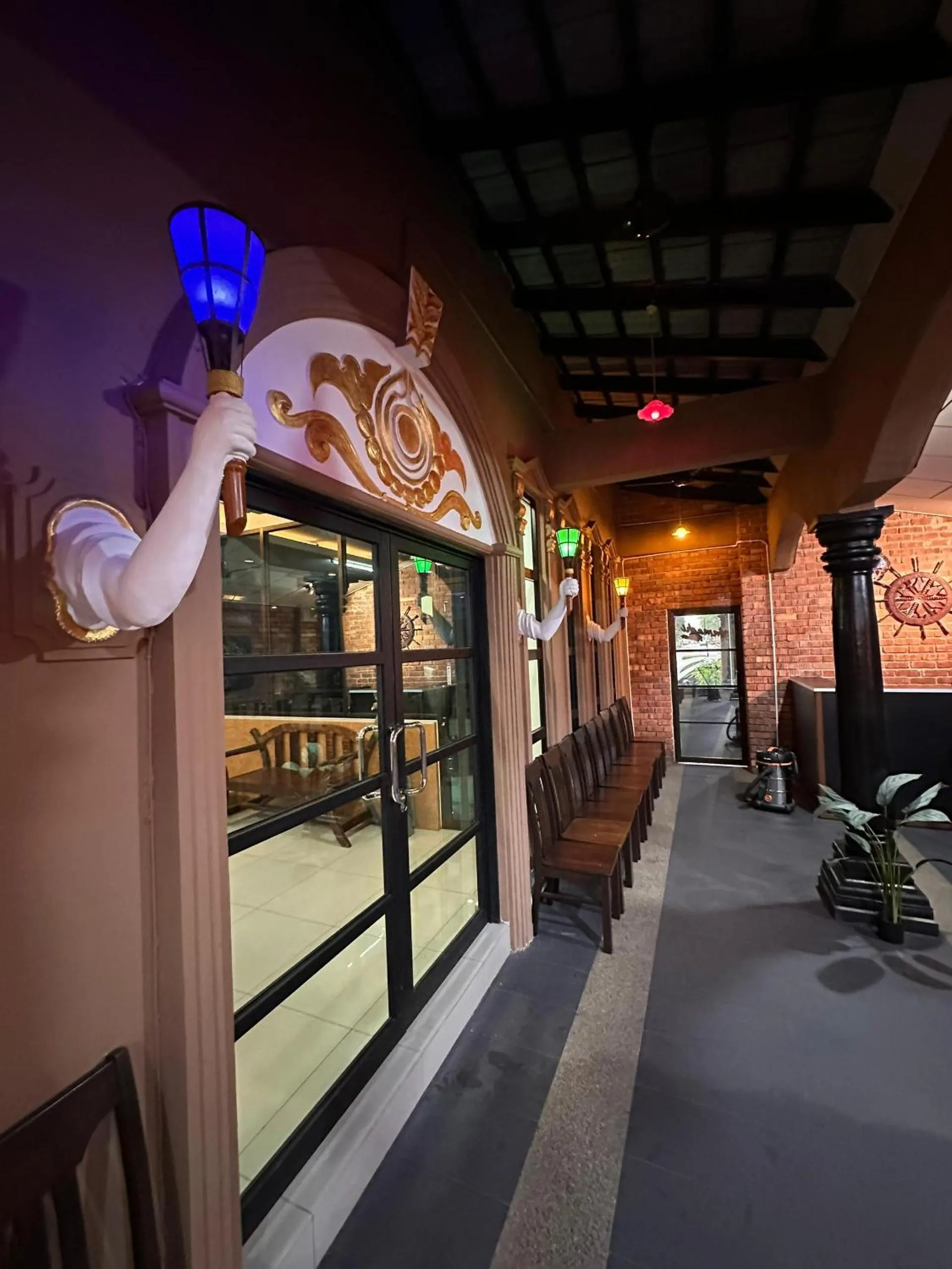 Property building in Maxwell inn