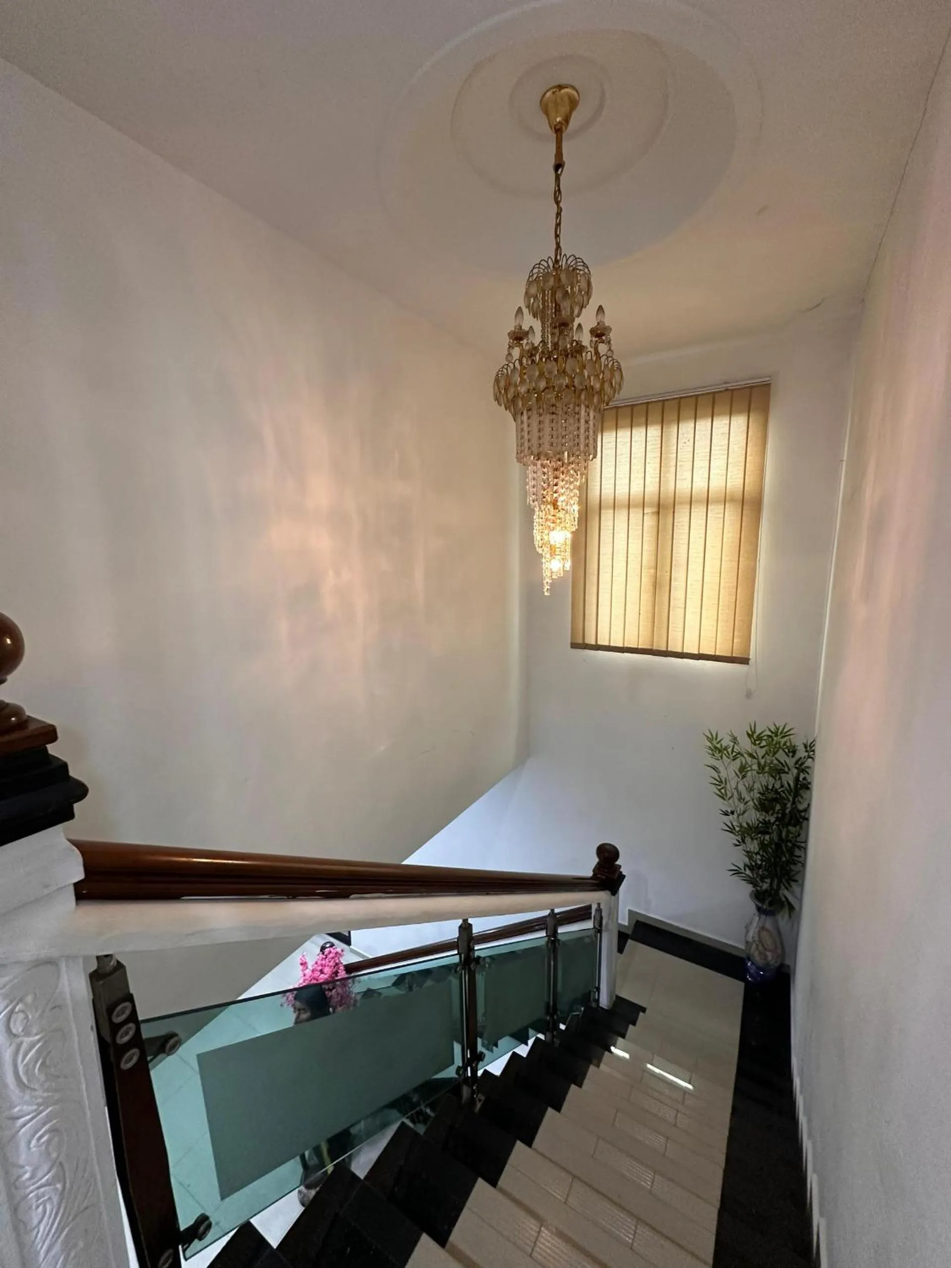 Property building in Maxwell inn