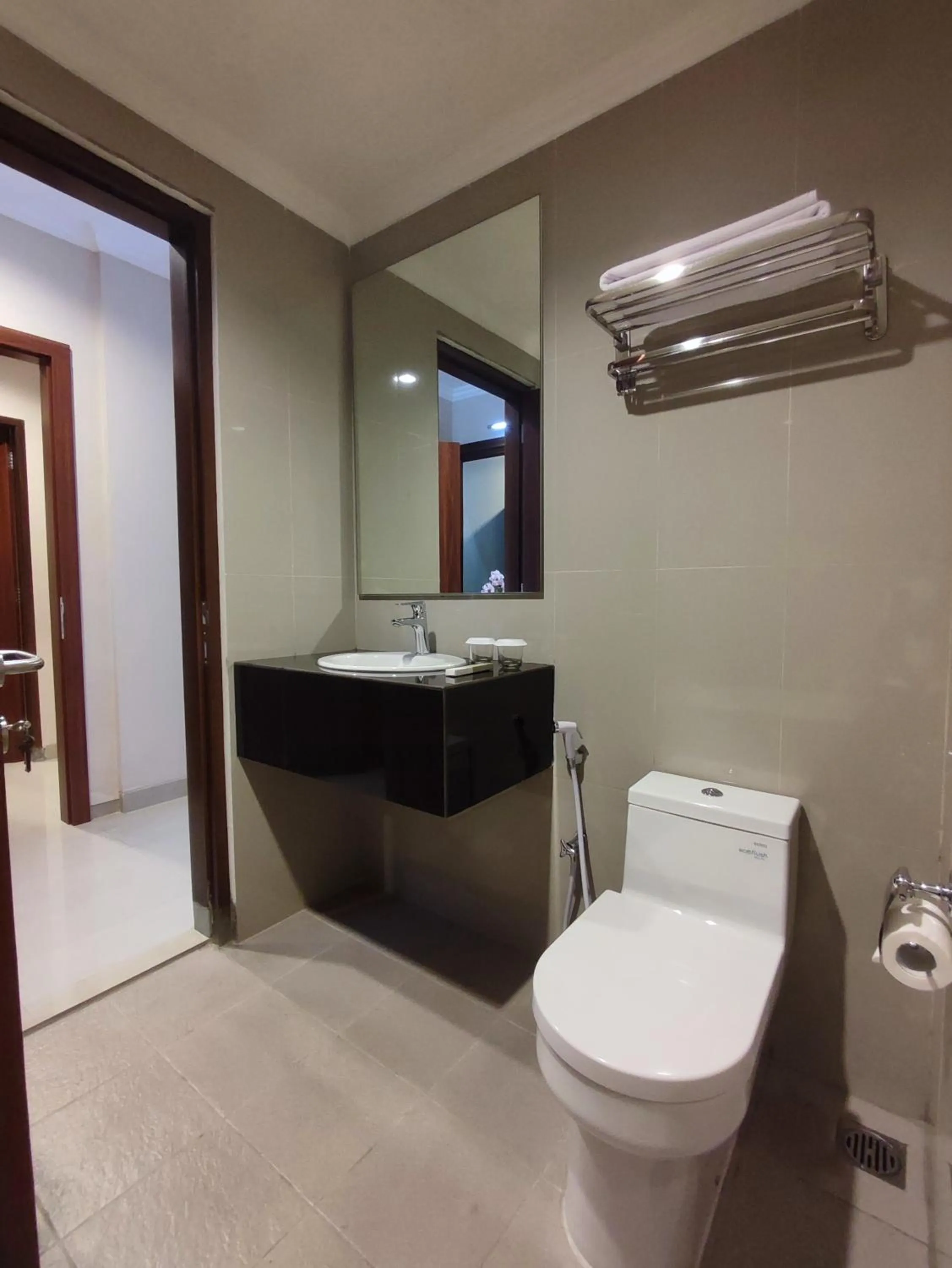 Bathroom in LE SEMAR HOTEL KARAWACI