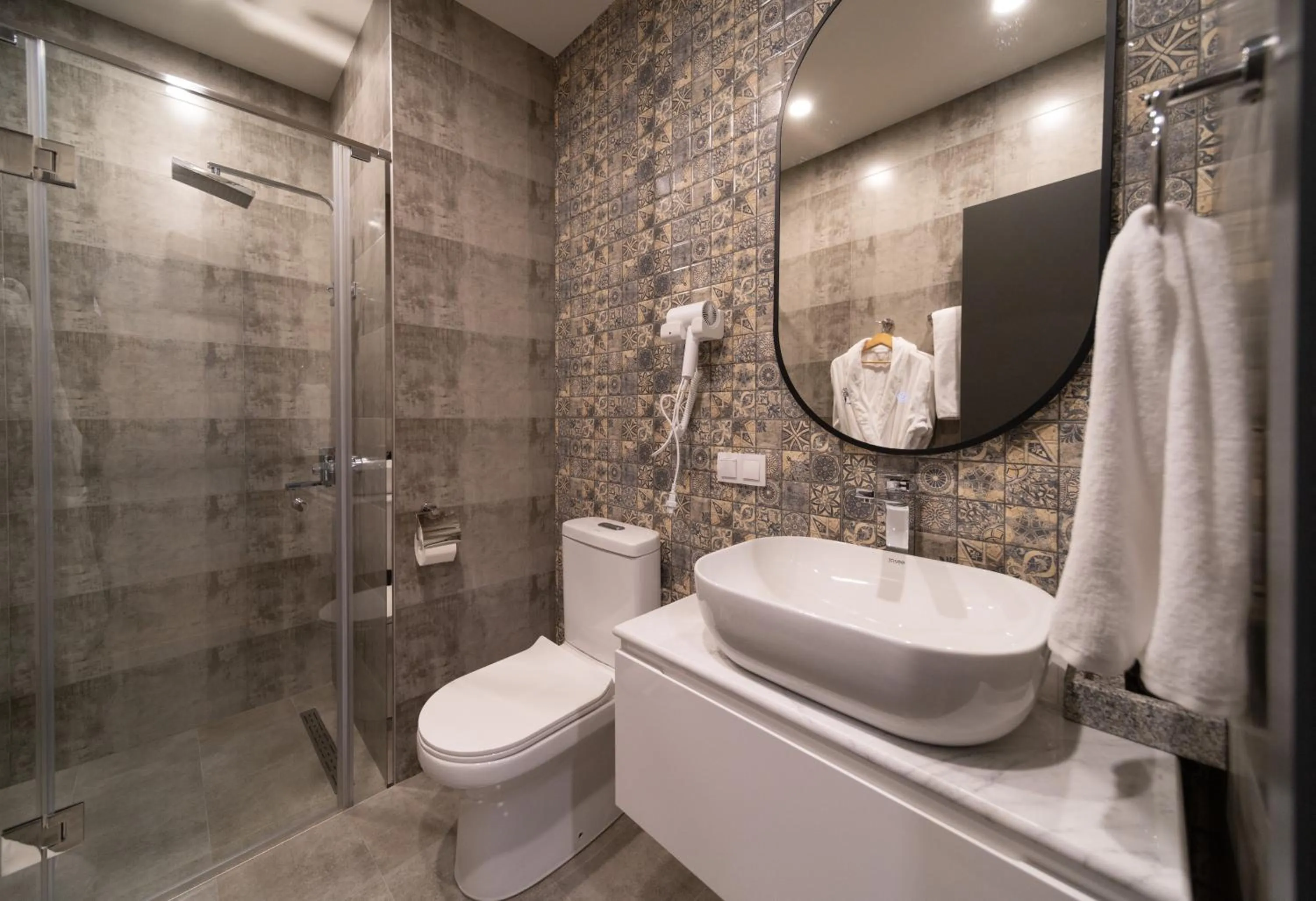 Bath in Dili Town Resort and Spa