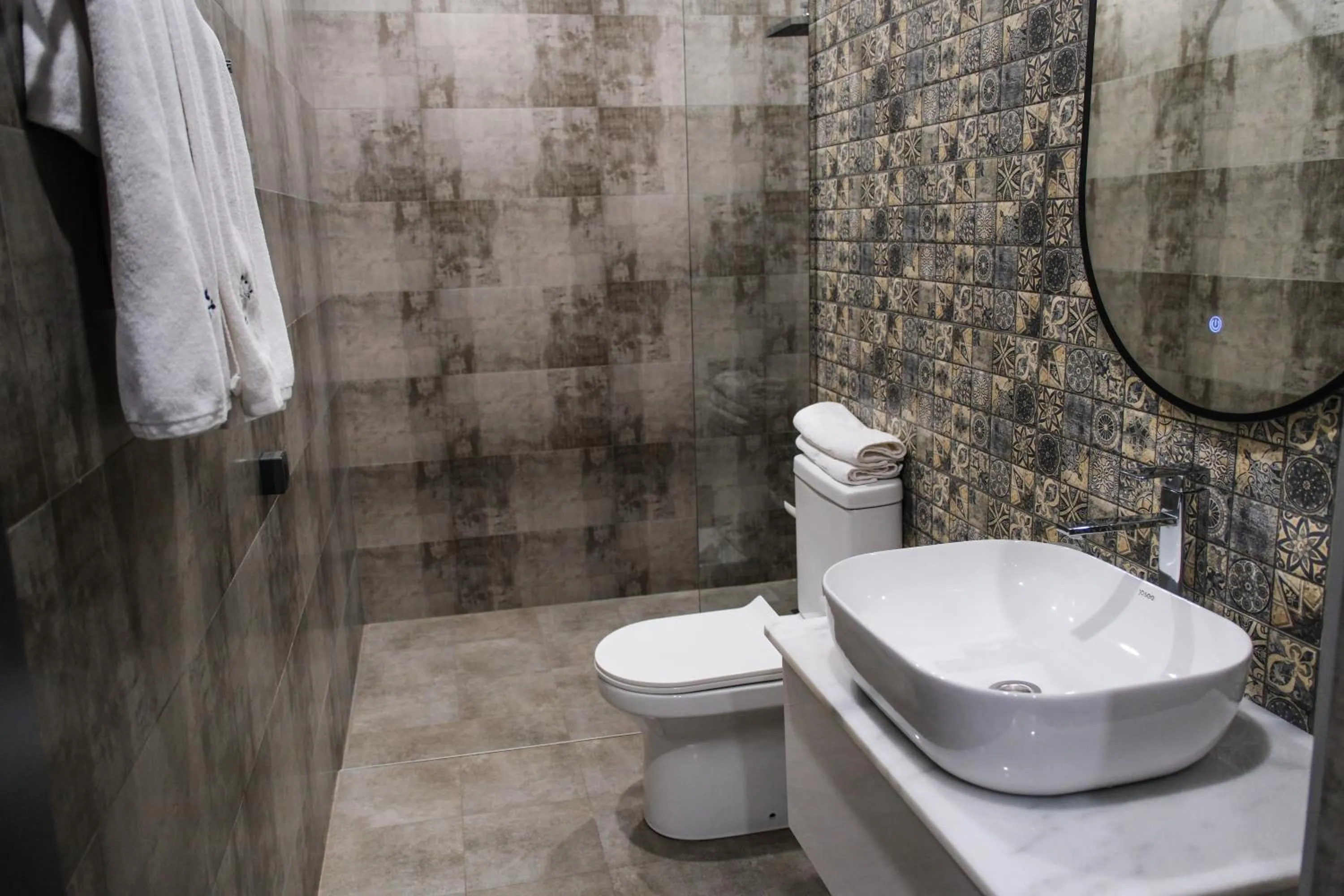 Shower in Dili Town Resort and Spa