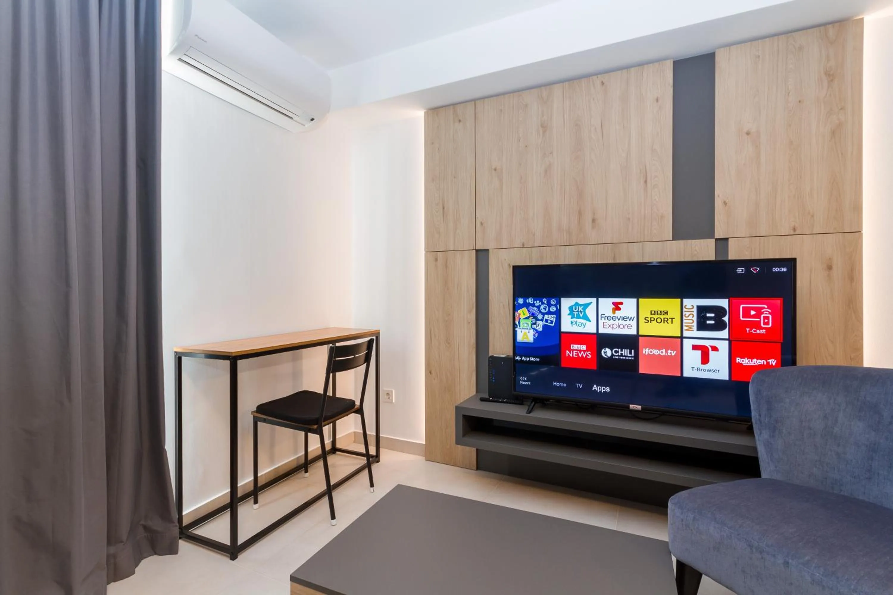 TV and multimedia in Garden Palace - Da Matteo Deluxe Apartment