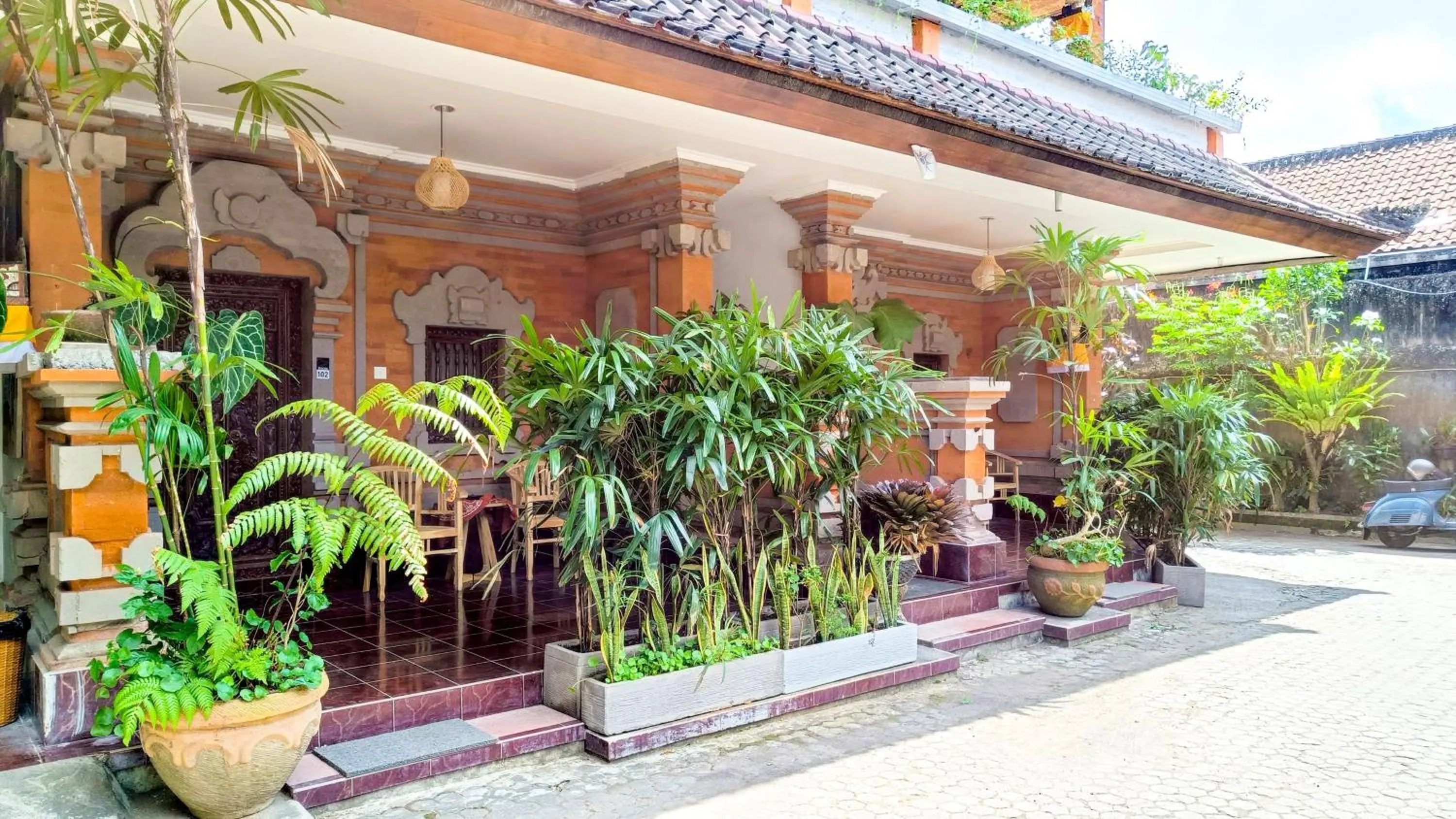 Property building in Nobody Inn Bali at Arya guest house