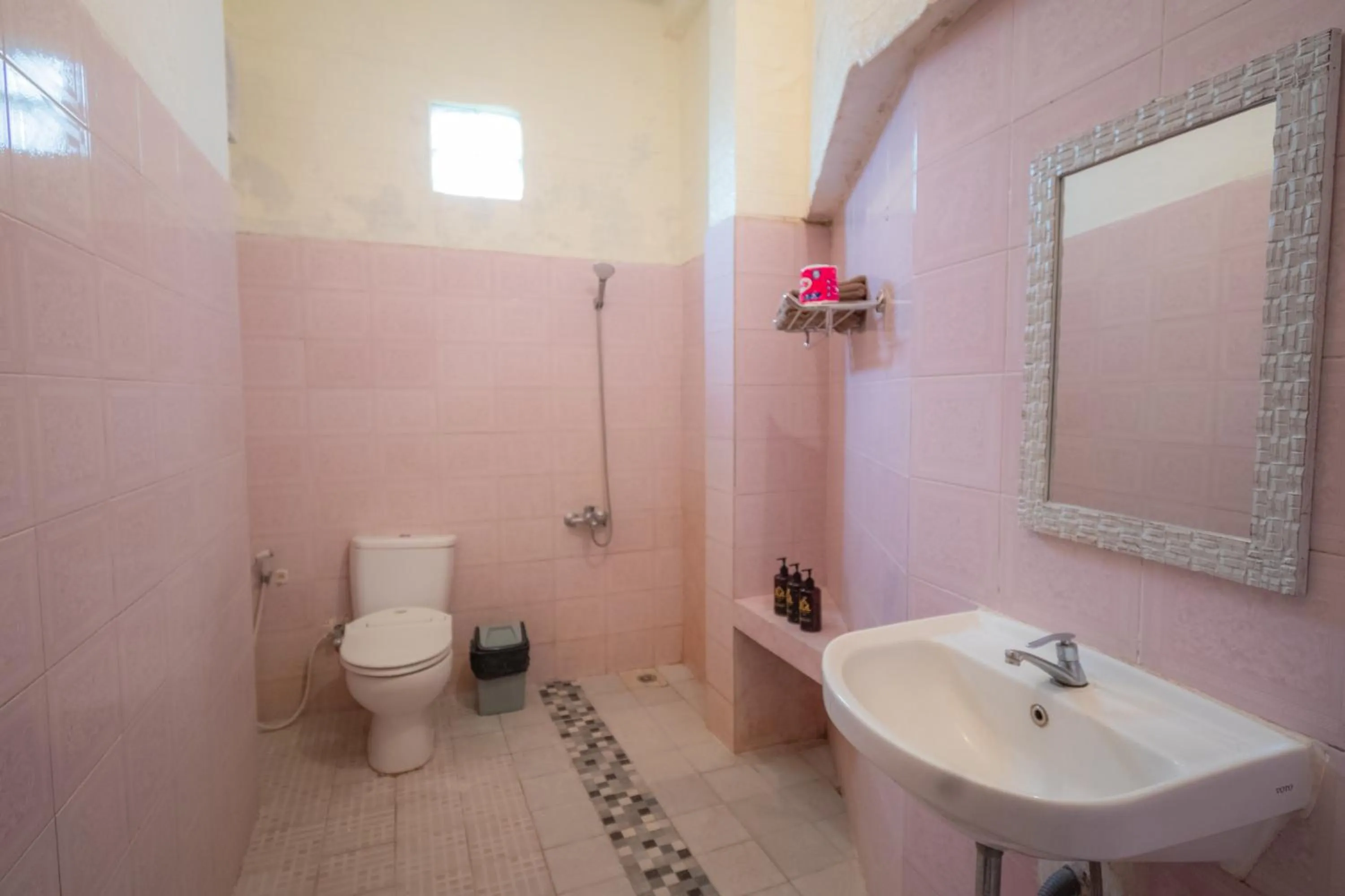 Shower in Nobody Inn Bali by Aligna Hospitality