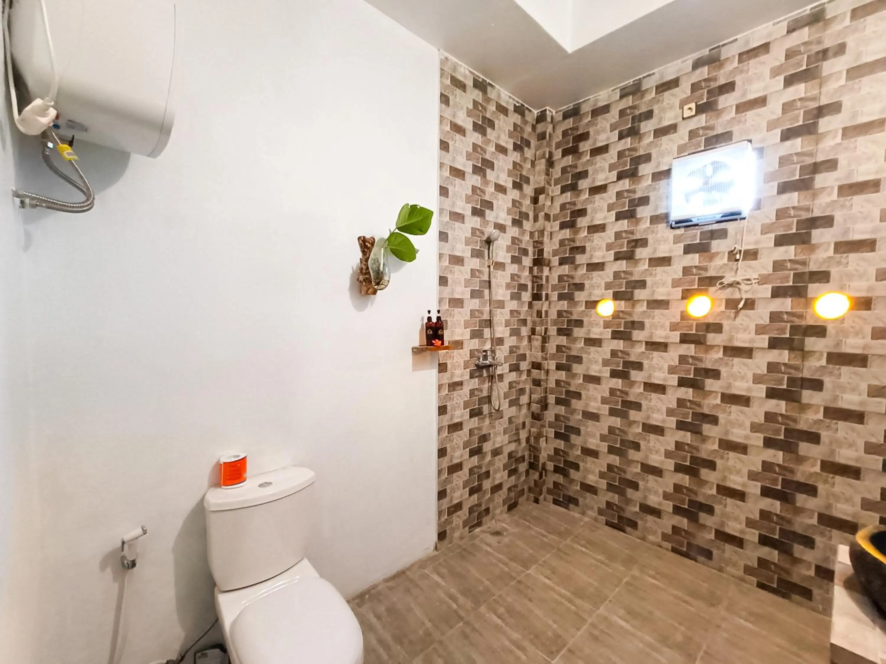 Shower in Nobody Inn Bali by Aligna Hospitality