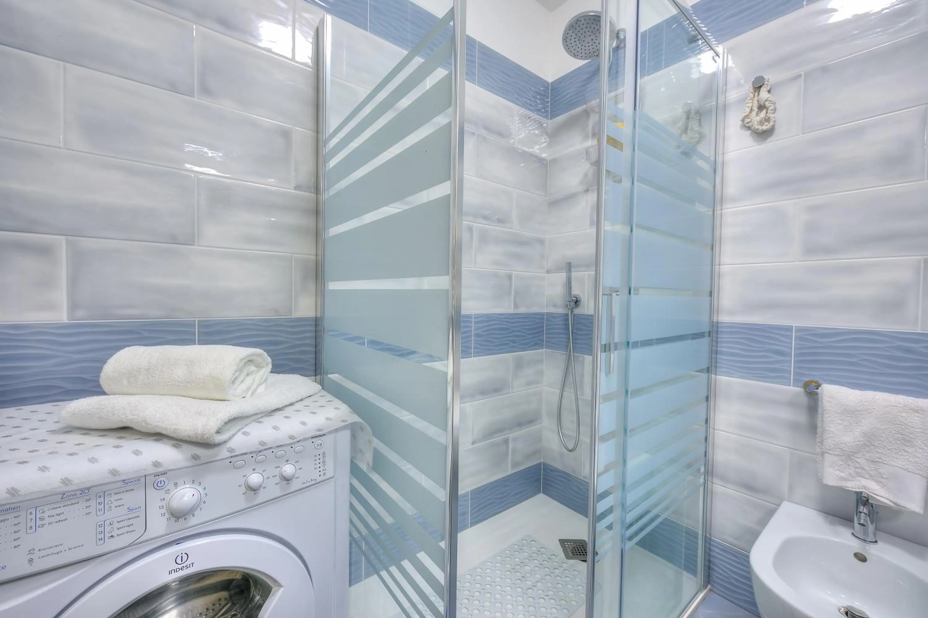 Shower in Marina's Green Home - Happy Rentals