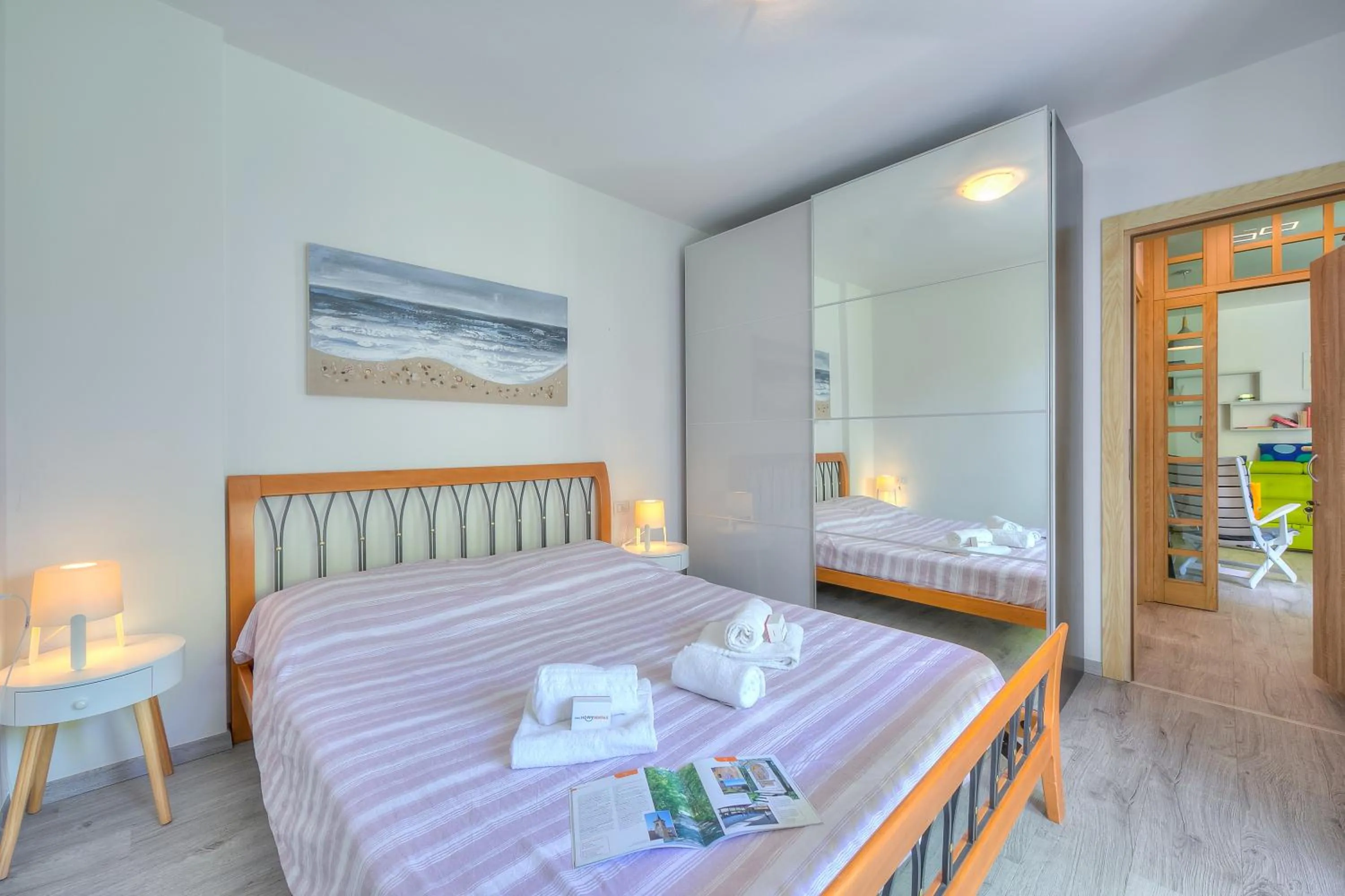 Bedroom, Bed in Marina's Green Home - Happy Rentals
