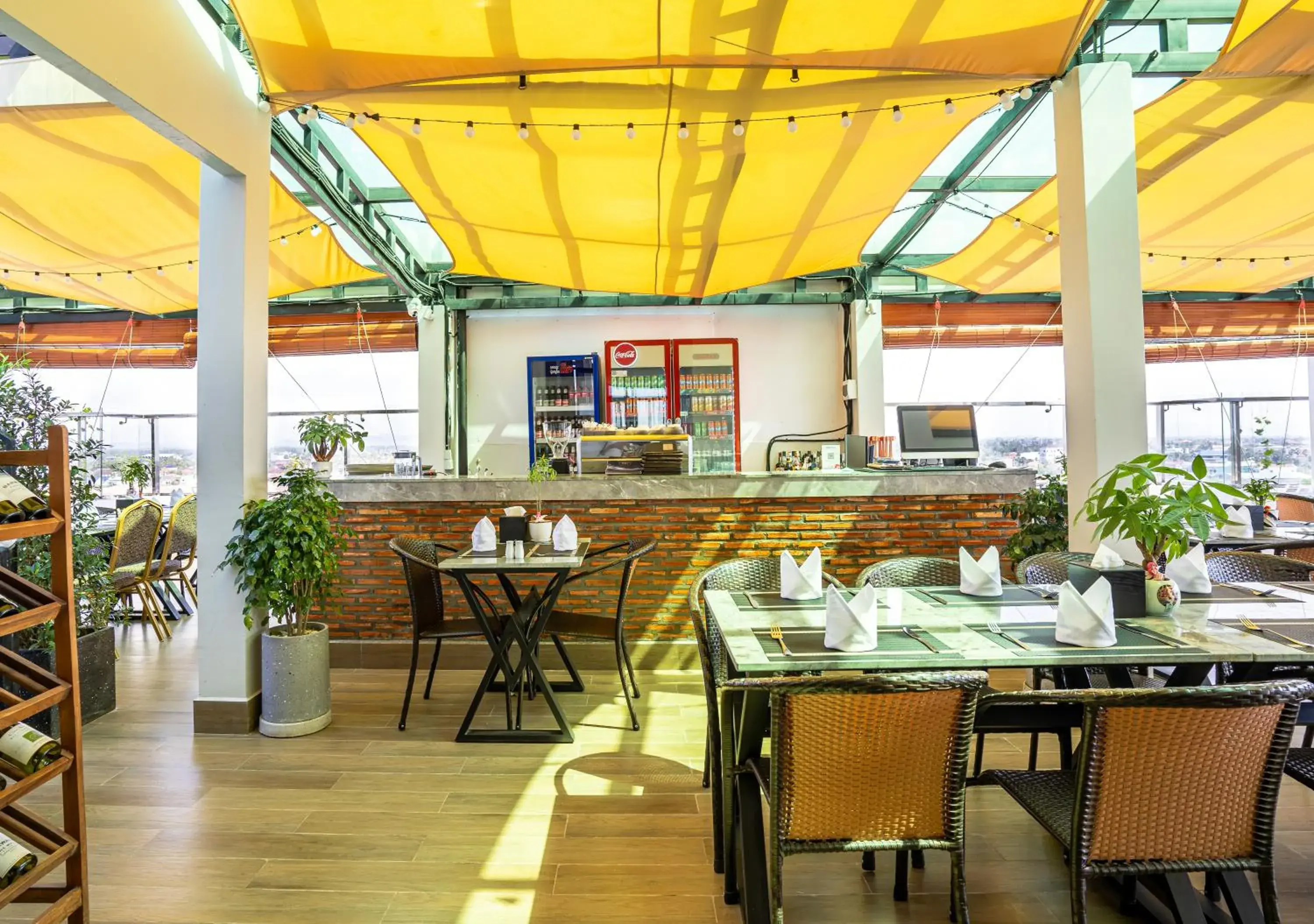 Restaurant/places to eat in The Square Kampot Hotel Restaurant/places to eat in The Square Kampot Hotel