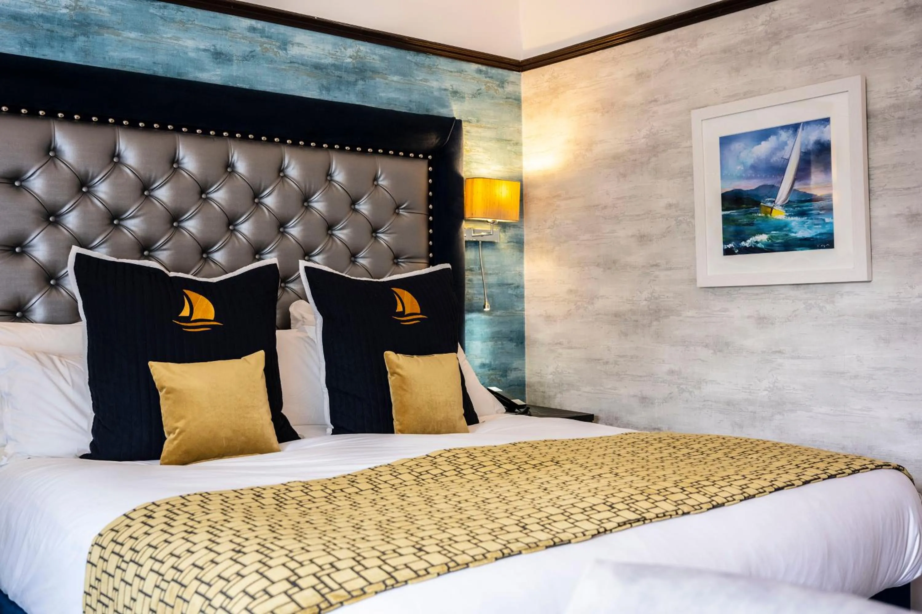 Bed in Duisdale House Hotel