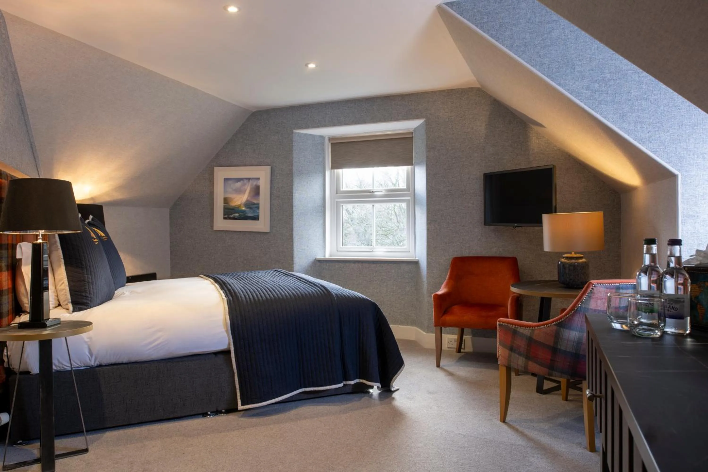 Bed in Duisdale House Hotel