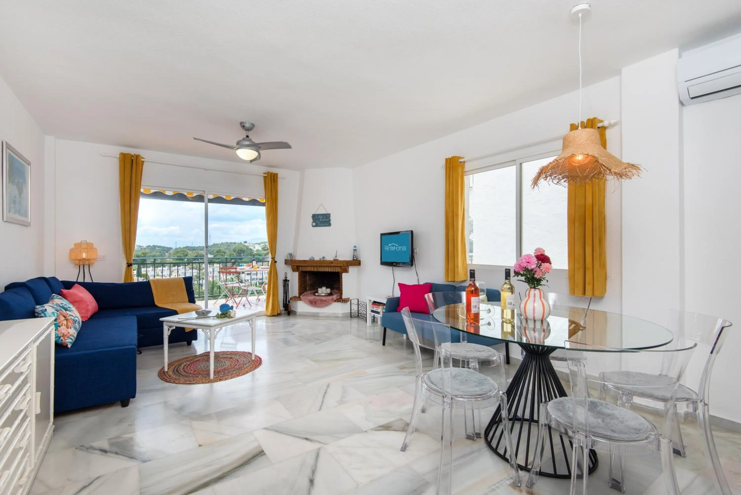 RentAndHomes Calahonda Sea View and Golf