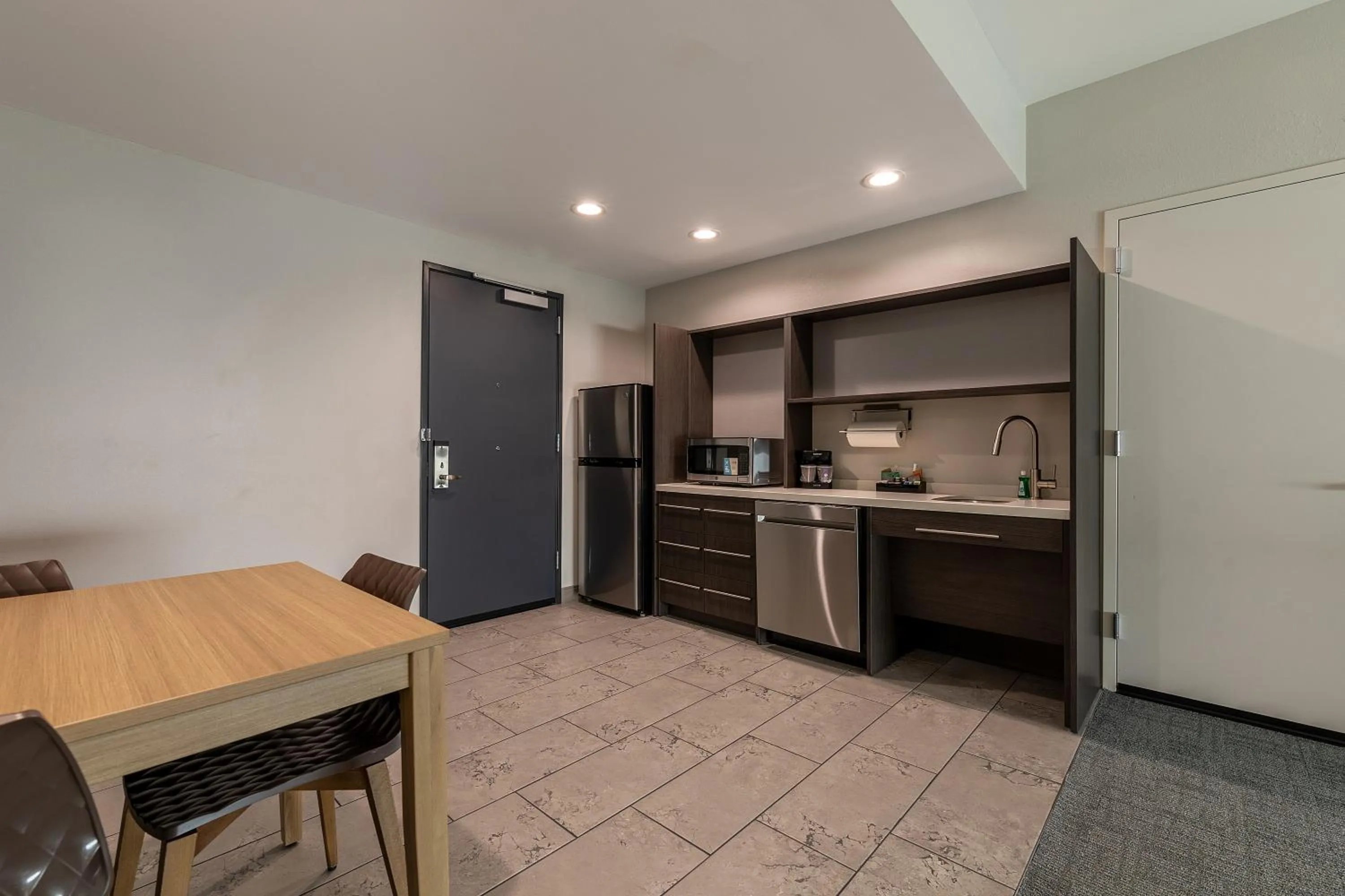 Kitchen or kitchenette in Home2 Suites By Hilton Cookeville
