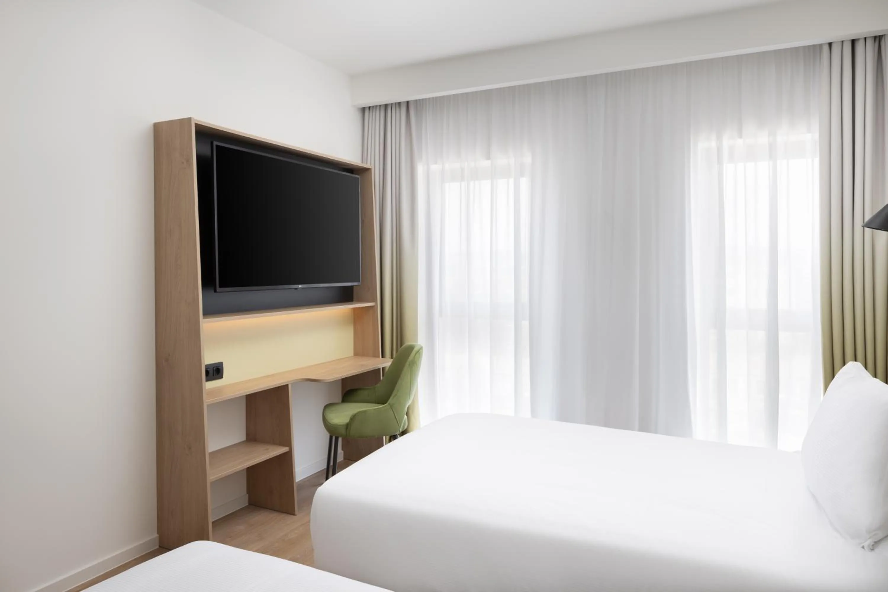 TV and multimedia, Bed in Hampton By Hilton Targu Mures