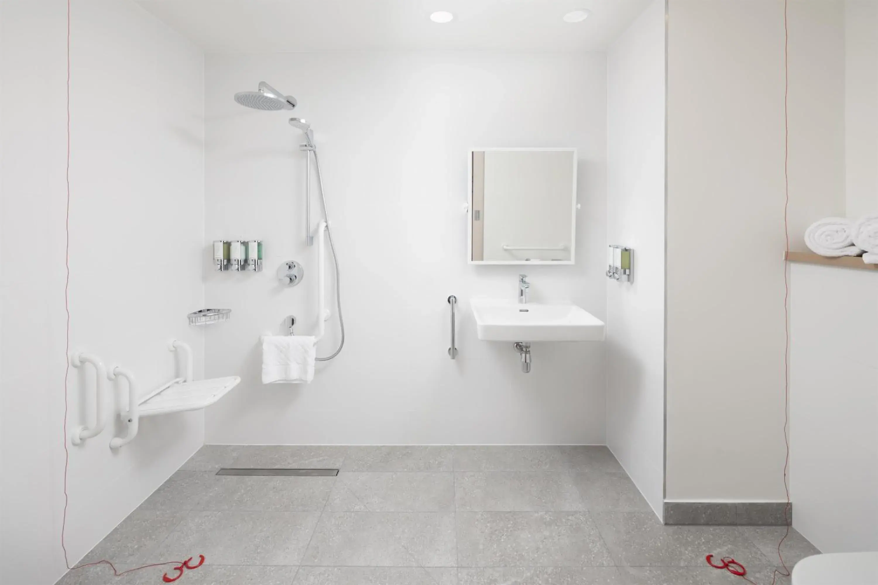 Bathroom in Hampton By Hilton Targu Mures Bathroom in Hampton By Hilton Targu Mures