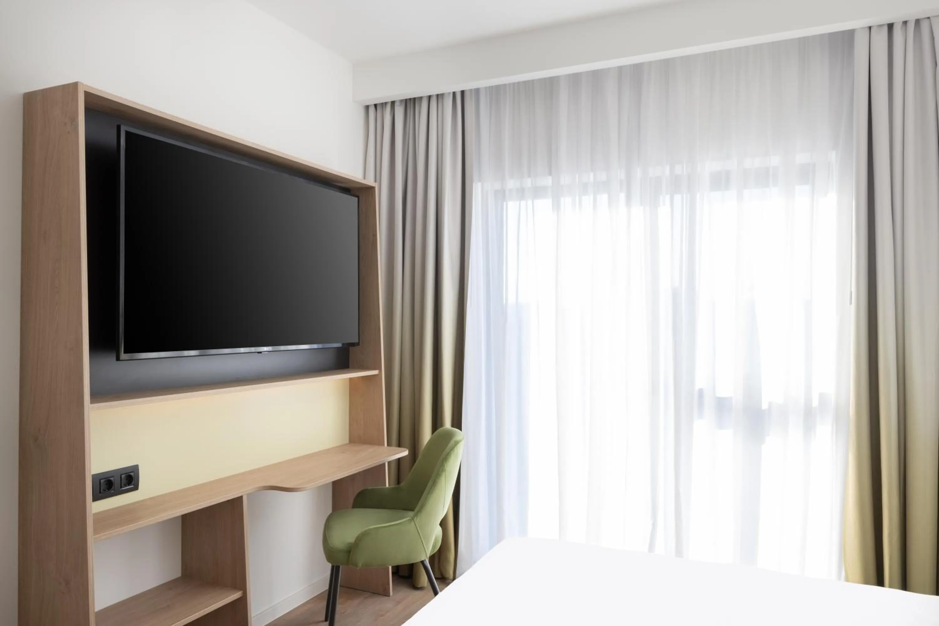 TV and multimedia, Bed in Hampton By Hilton Targu Mures