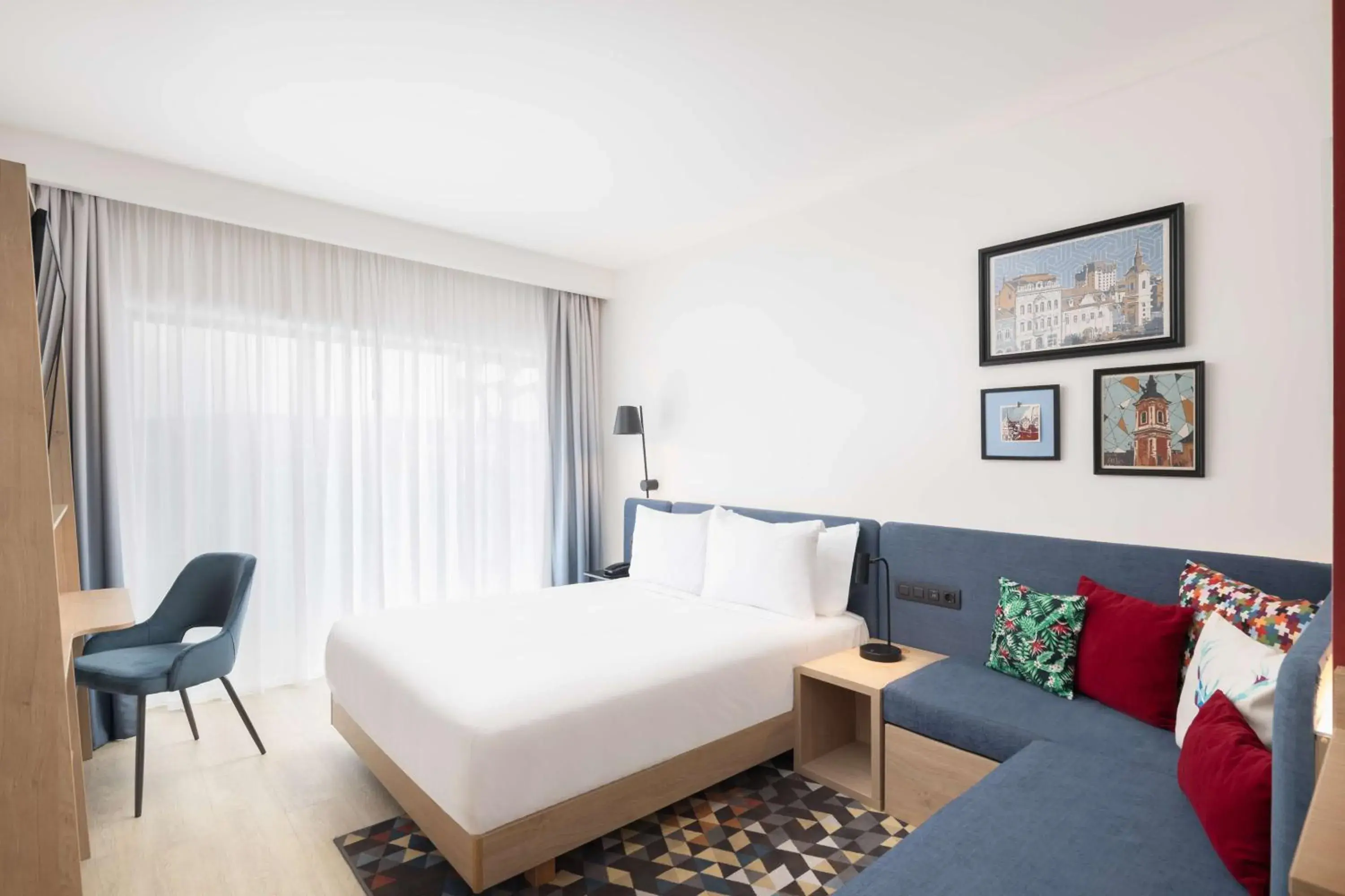 Queen Room with Sofa Bed in Hampton By Hilton Targu Mures Queen Room with Sofa Bed in Hampton By Hilton Targu Mures