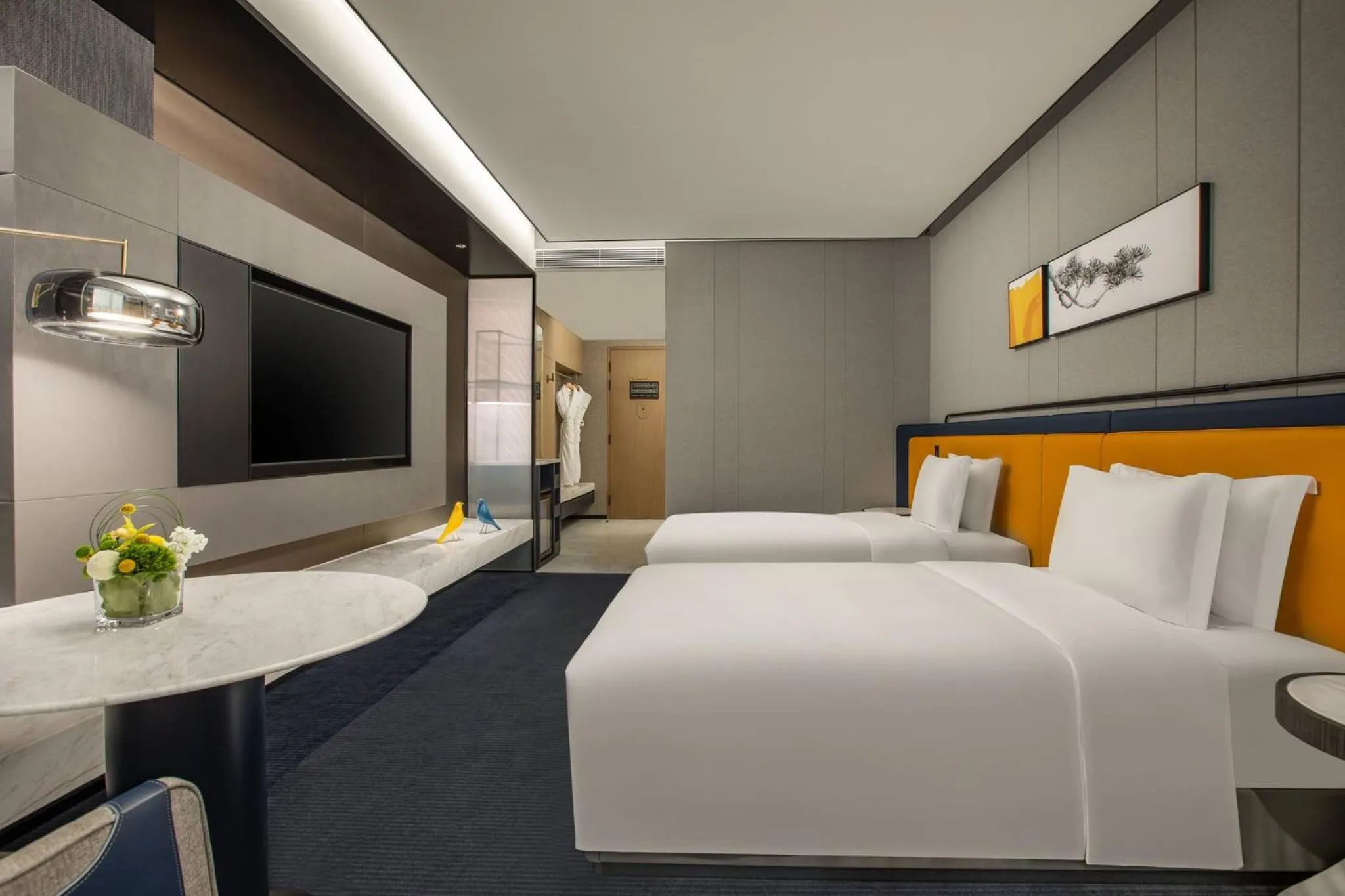 Photo of the whole room, Bed in voco Hefei Binhu by IHG