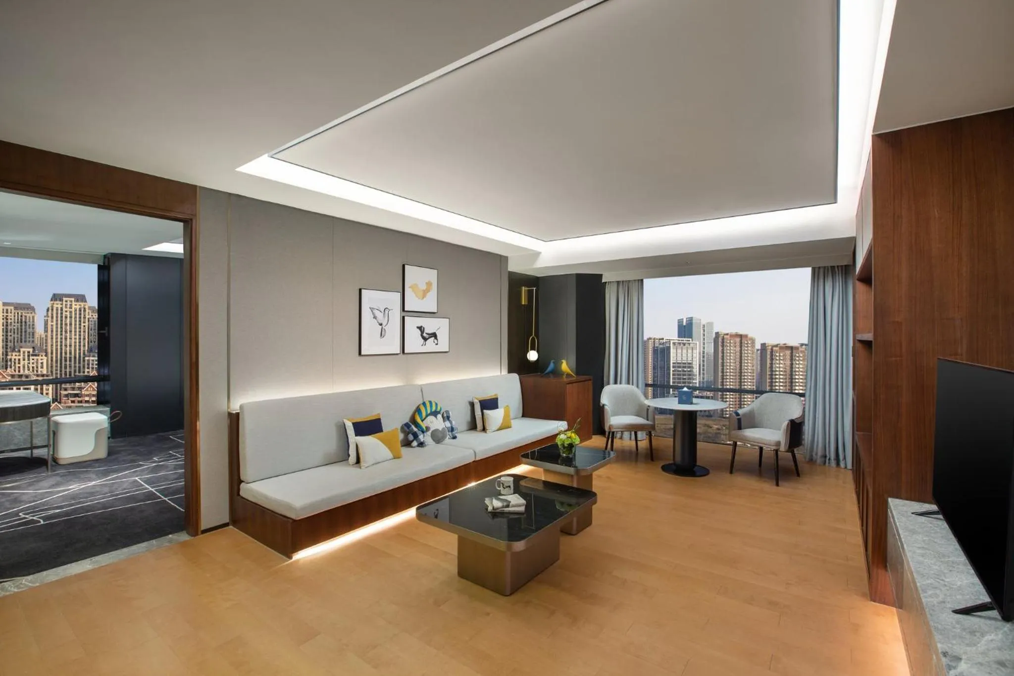 Photo of the whole room in voco Hefei Binhu by IHG