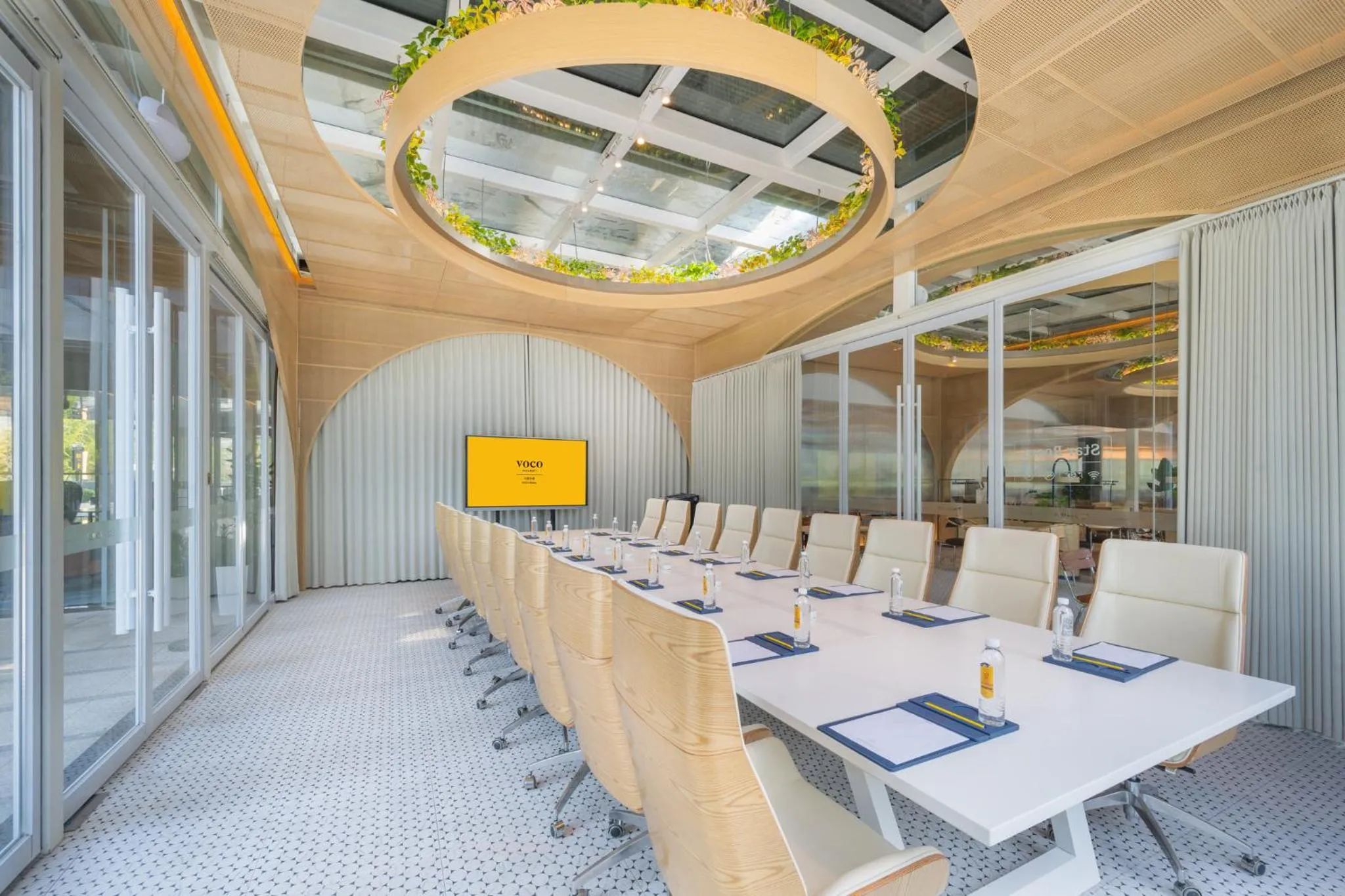 Meeting/conference room in voco Hefei Binhu by IHG