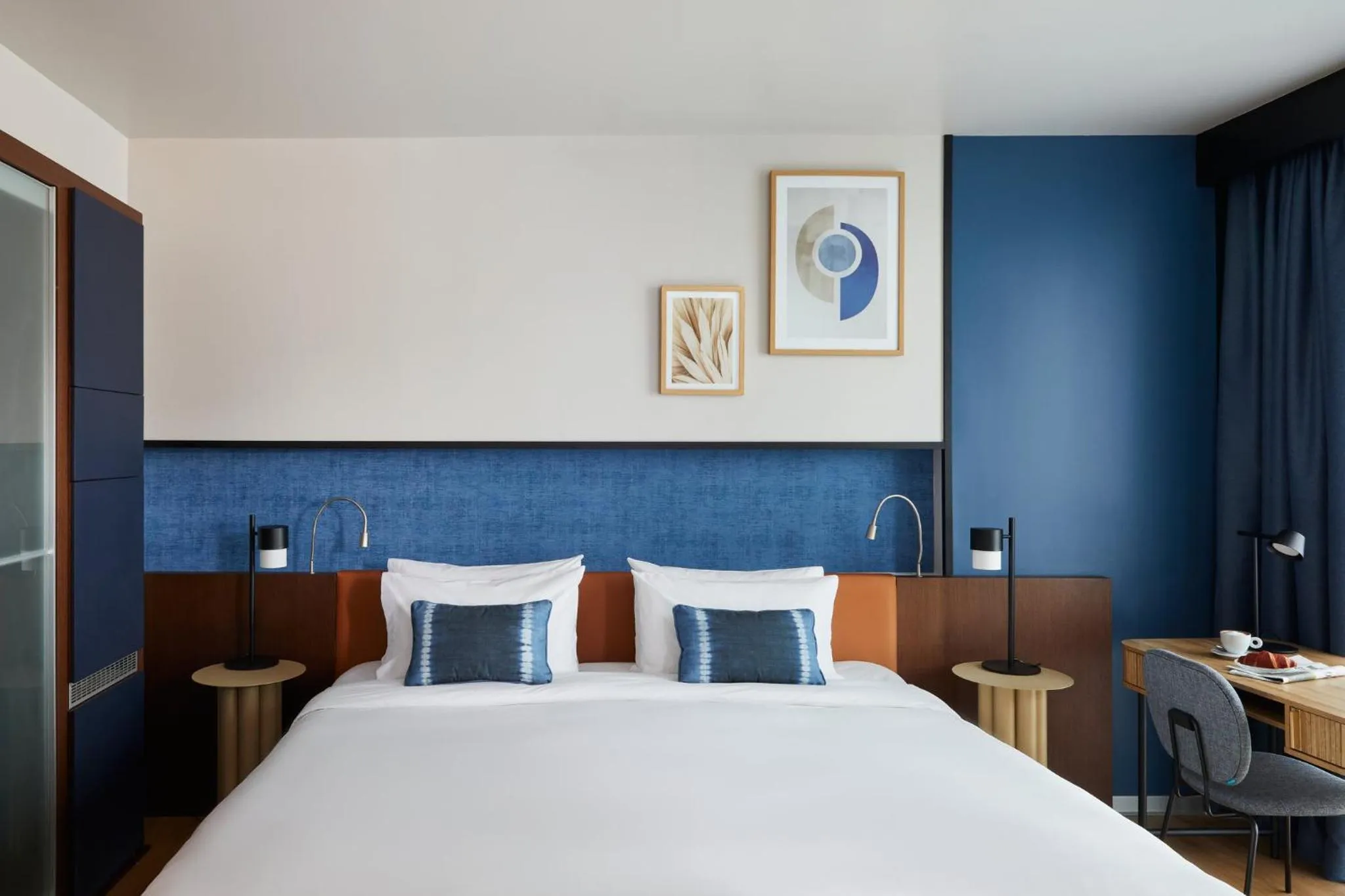 Photo of the whole room, Bed in Crowne Plaza Madrid - Centre Retiro by IHG