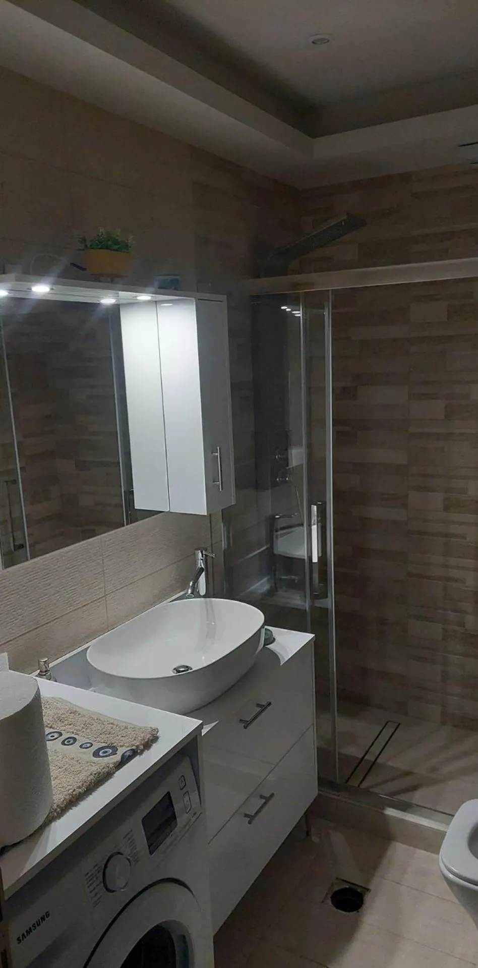 Akrotiri Luxury Suites