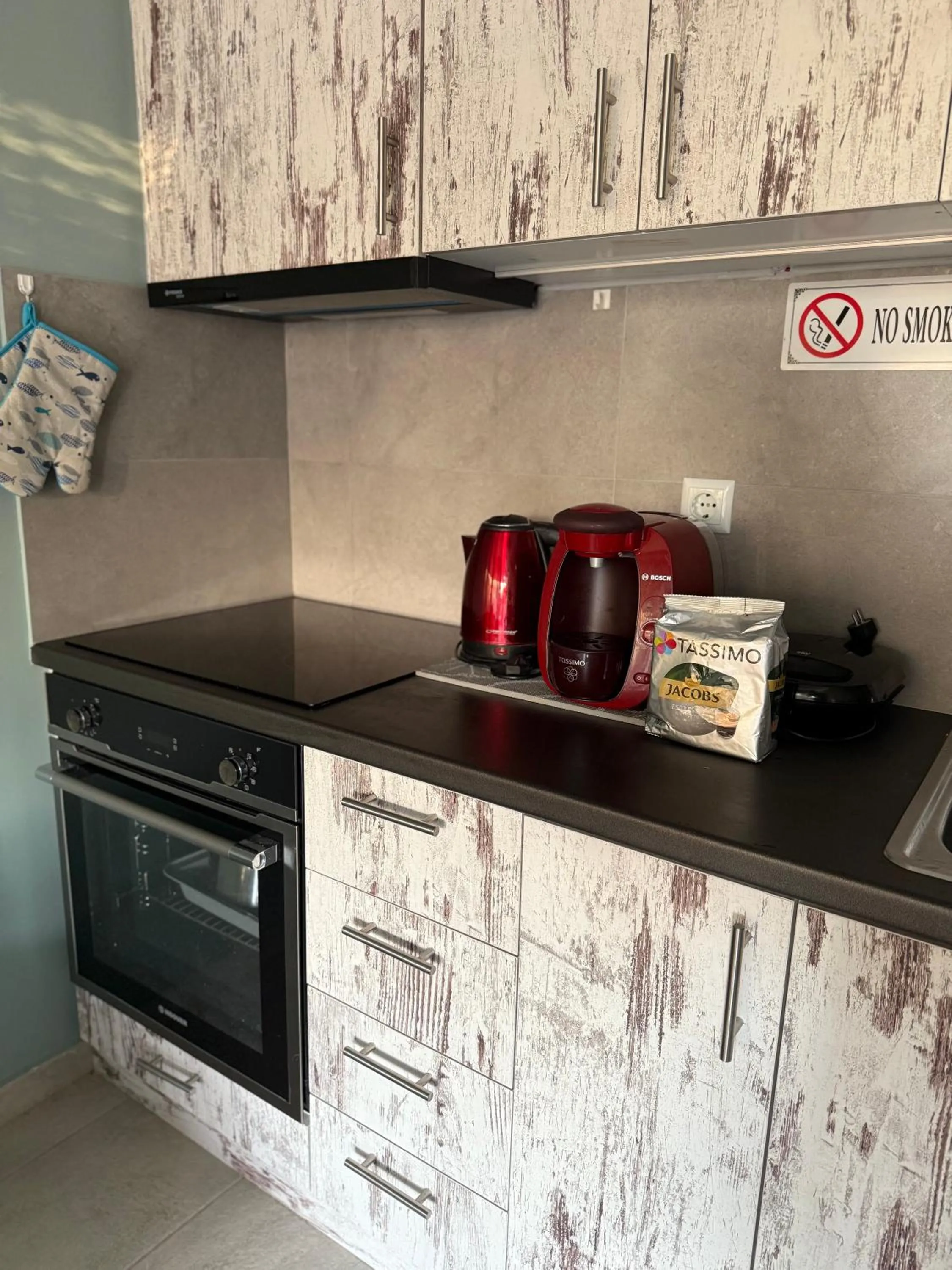 Akrotiri Luxury Suites