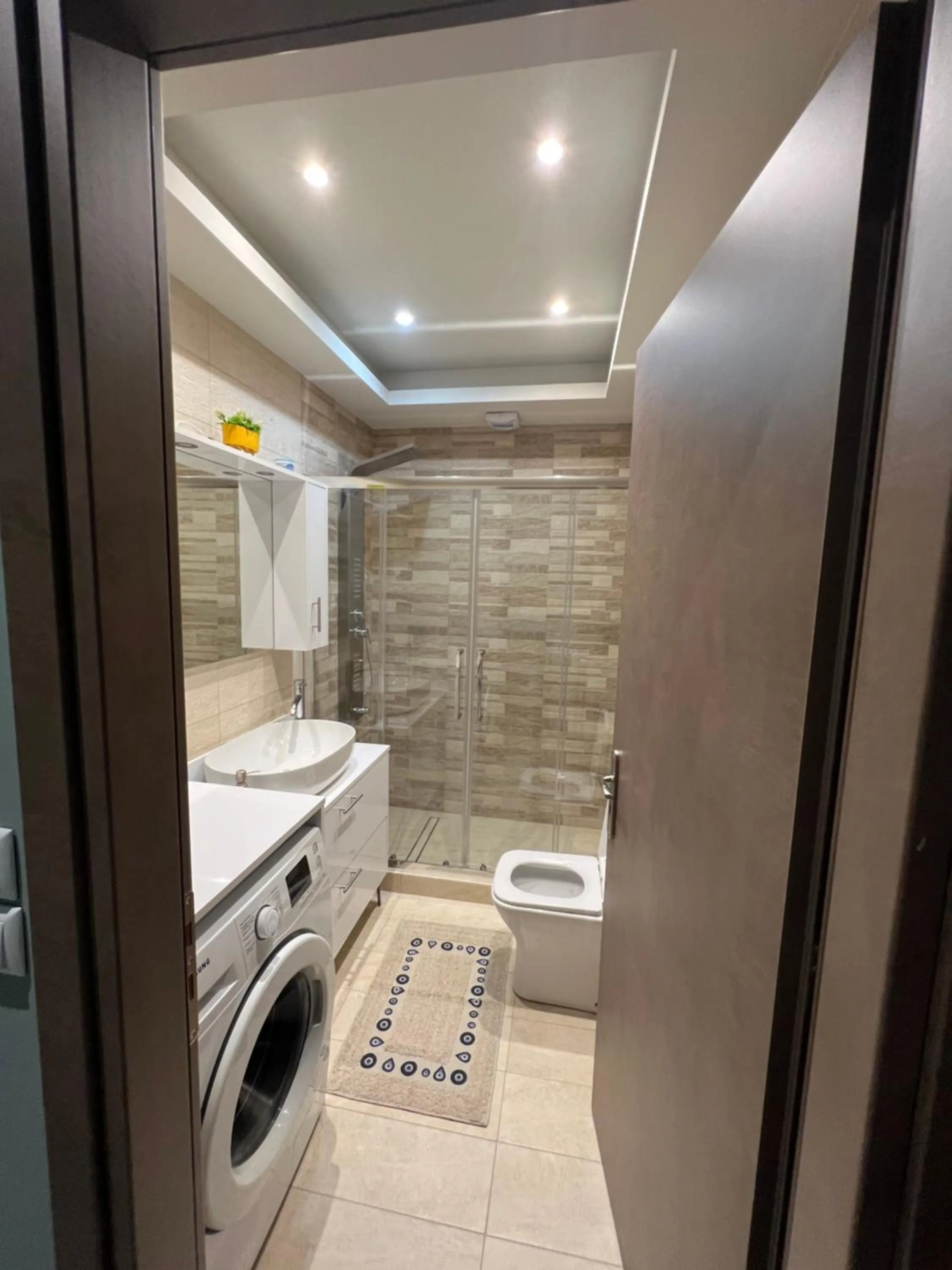 Akrotiri Luxury Suites