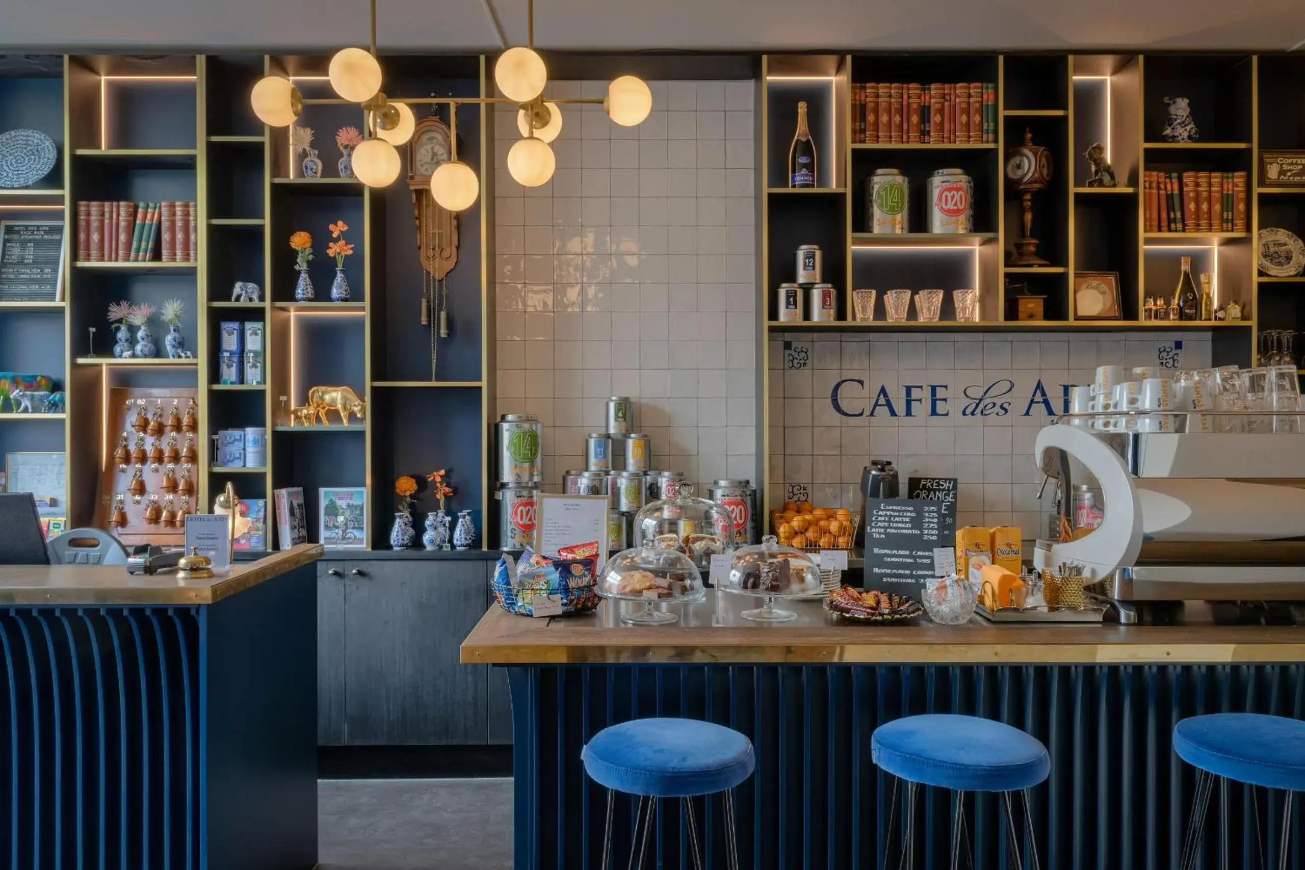 Lounge or bar in Boutique Hotel des Arts Lounge or bar in Boutique Hotel des Arts