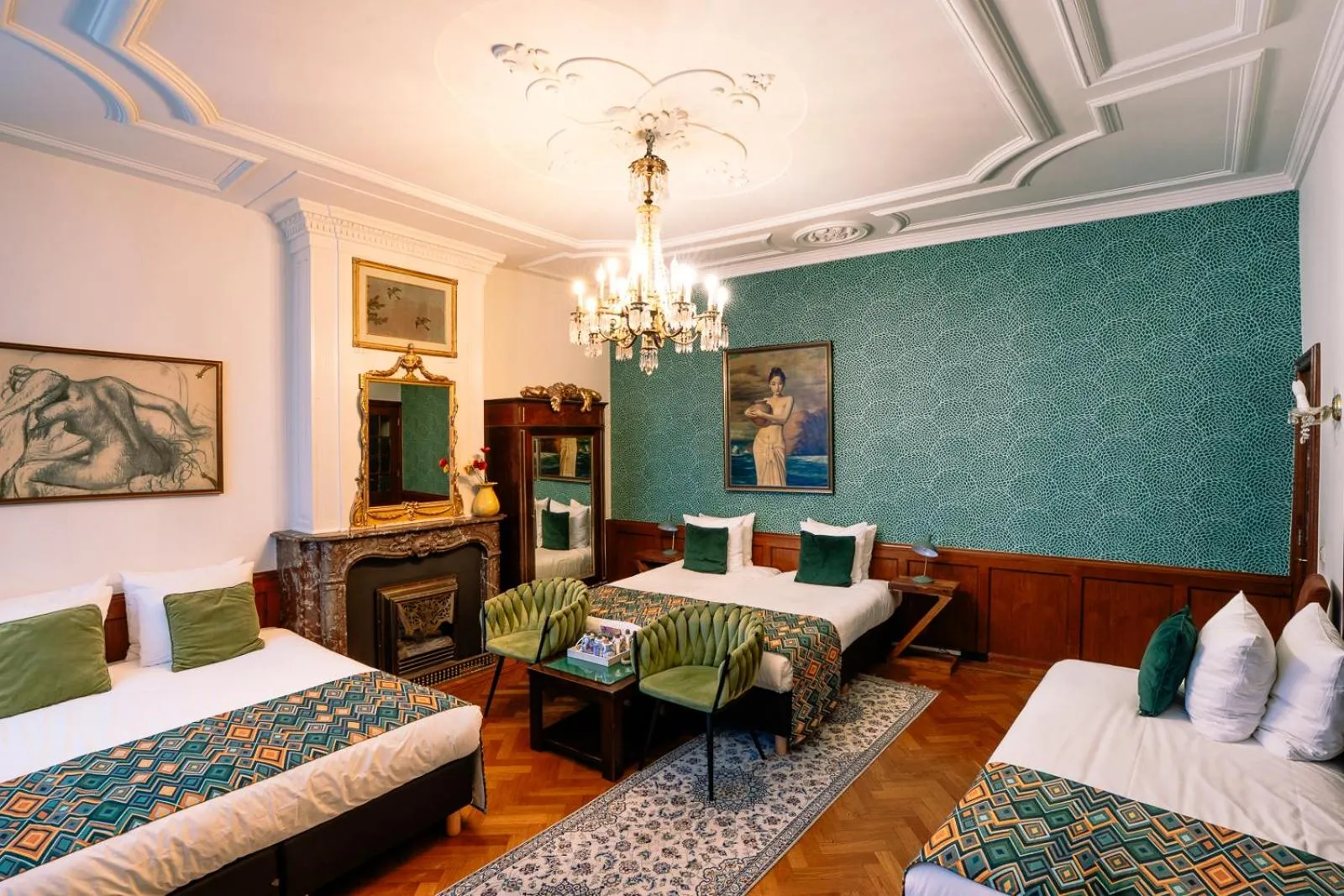 Bed in Boutique Hotel des Arts