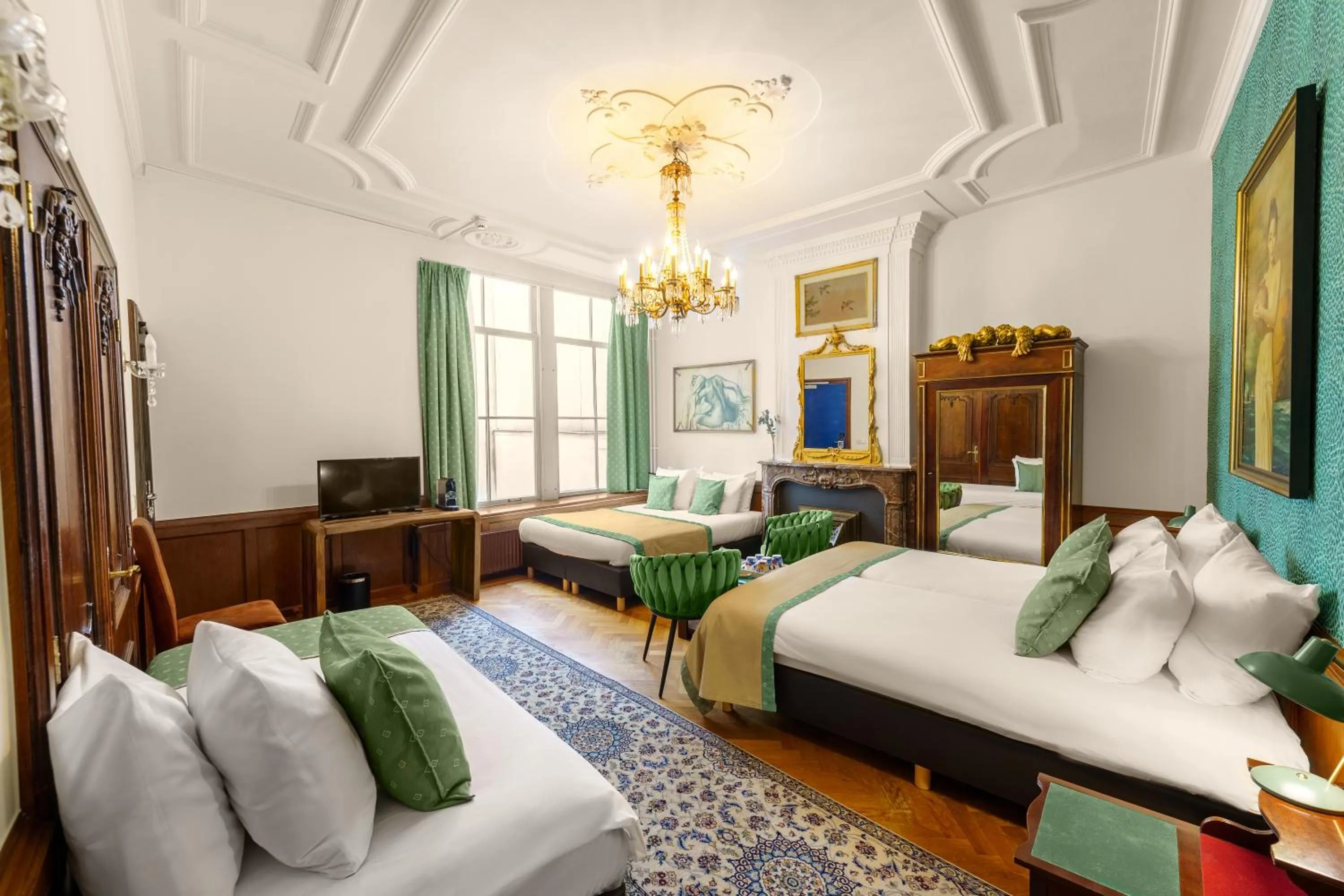 Bed in Boutique Hotel des Arts