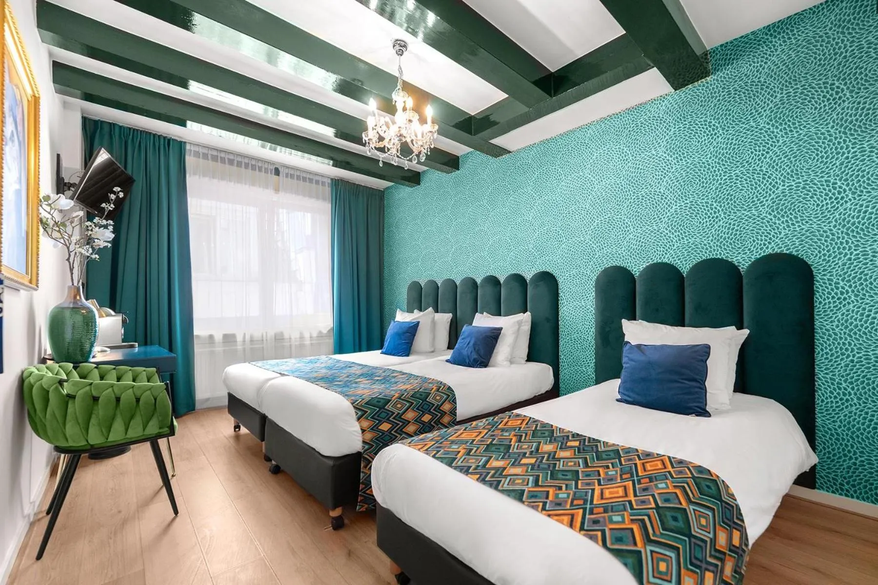 Bed in Boutique Hotel des Arts