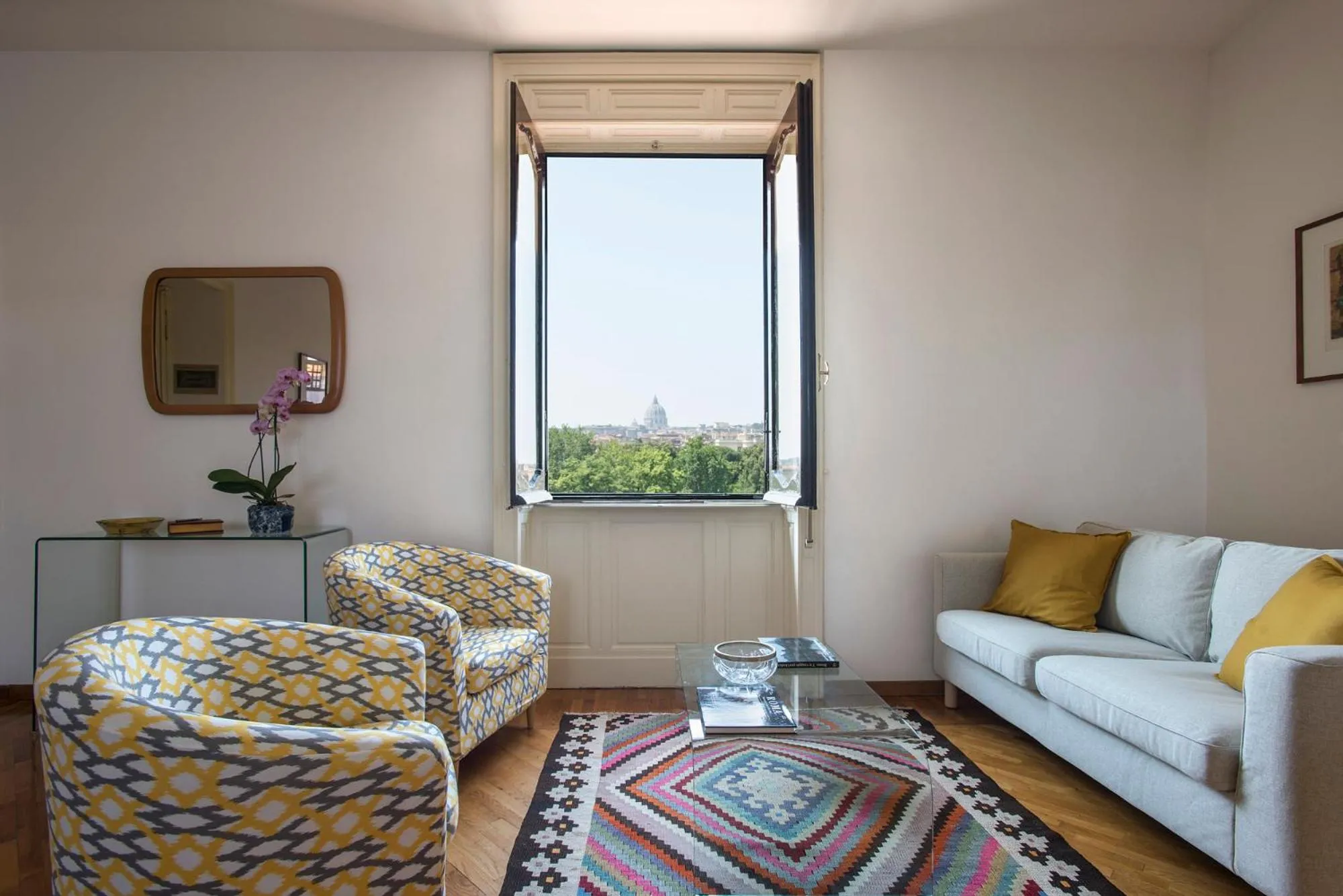 Living room in ""Bright Top Floor Apartment Vatican & Tiber View, Steps from Olympic Stadium"