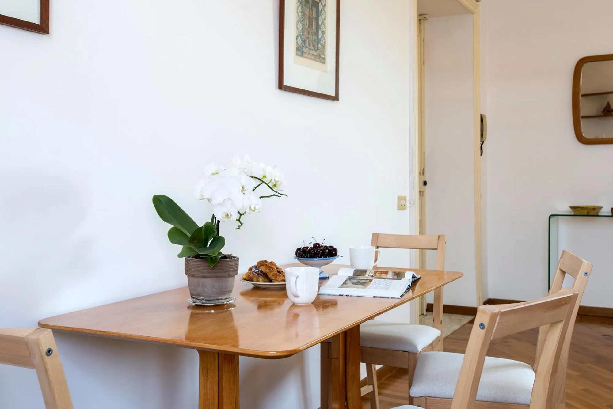 Seating area in ""Bright Top Floor Apartment Vatican & Tiber View, Steps from Olympic Stadium"