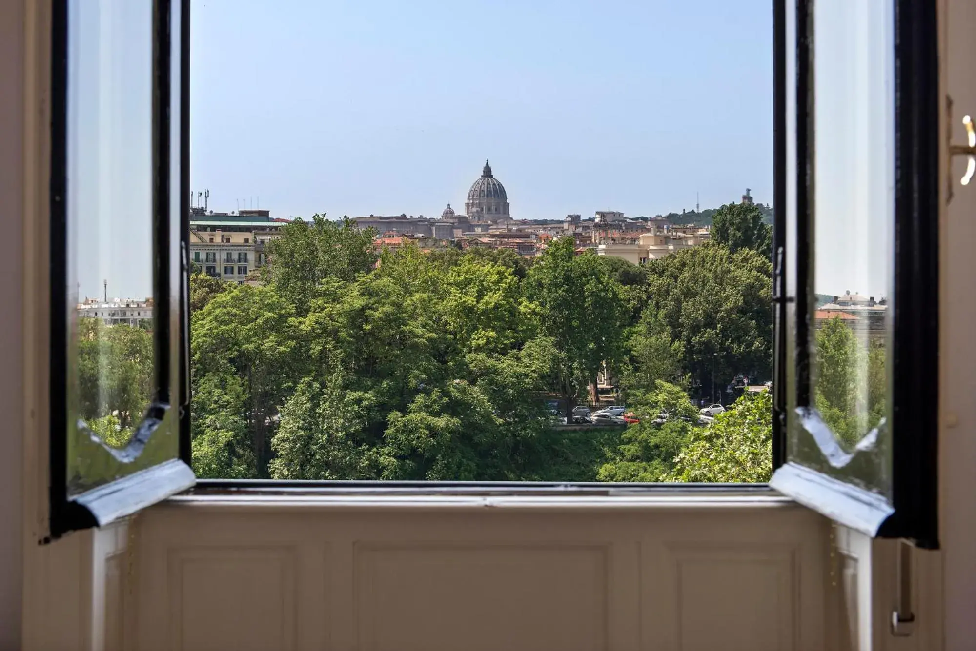 ""Bright Top Floor Apartment Vatican & Tiber View, Steps from Olympic Stadium" ""Bright Top Floor Apartment Vatican & Tiber View, Steps from Olympic Stadium"