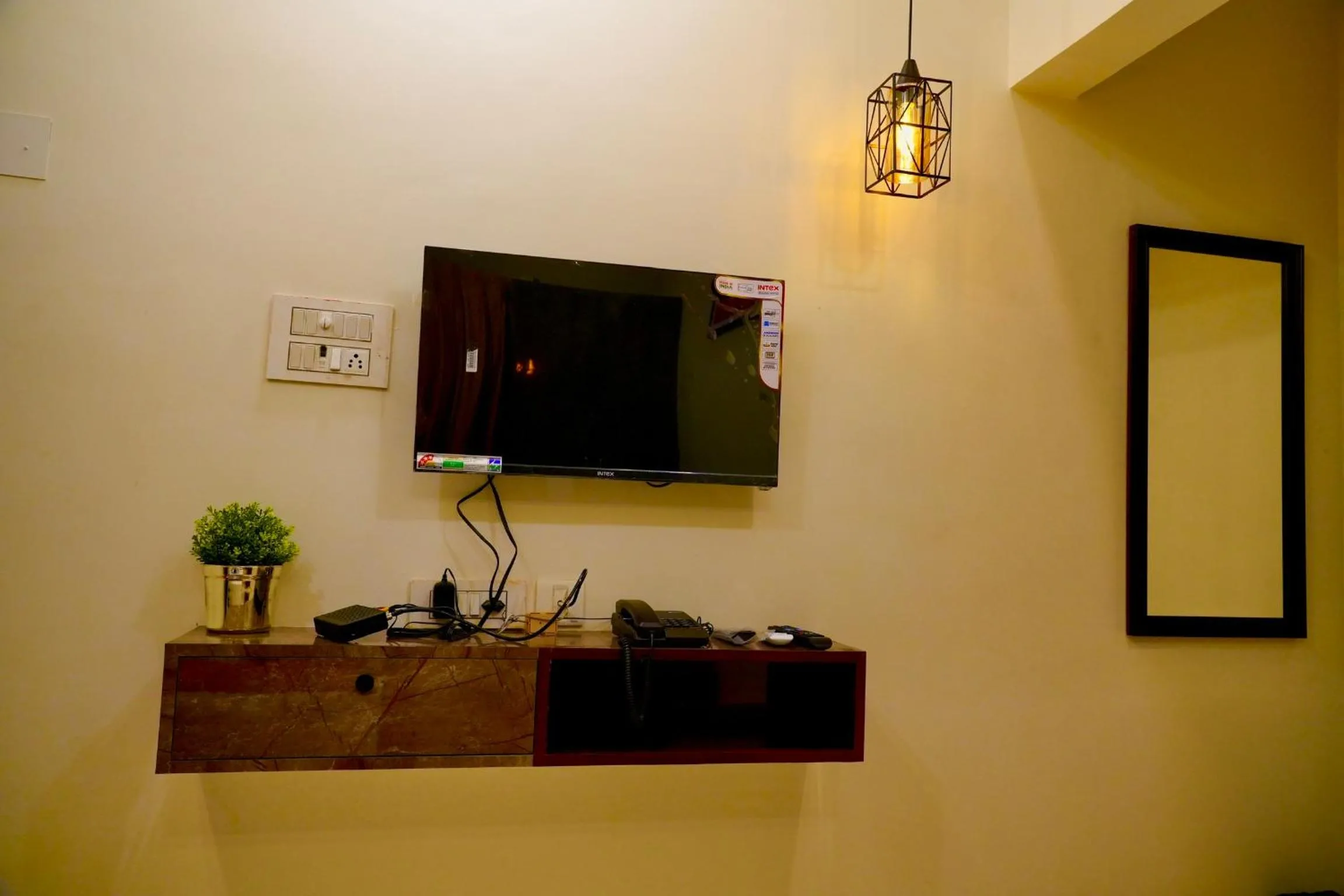 Deluxe Double Room in JACK'S DEN residency