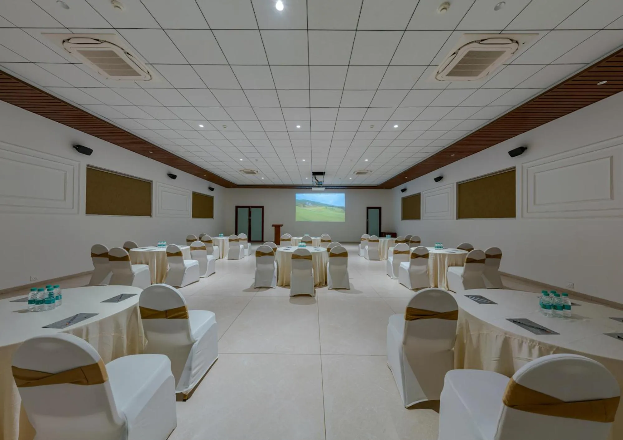 Banquet/Function facilities in Highland Club with Swimming Pool-GYM