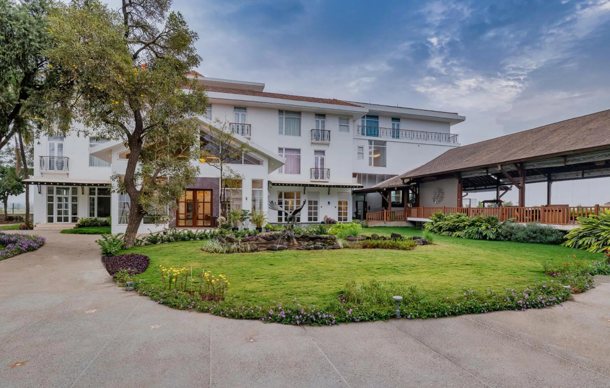 Property building in Highland Club with Swimming Pool-GYM