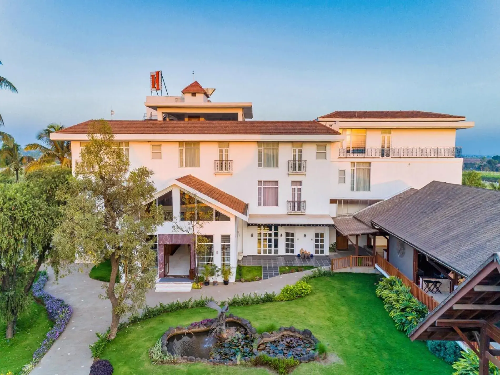 Property building in Highland Club with Swimming Pool-GYM Property building in Highland Club with Swimming Pool-GYM