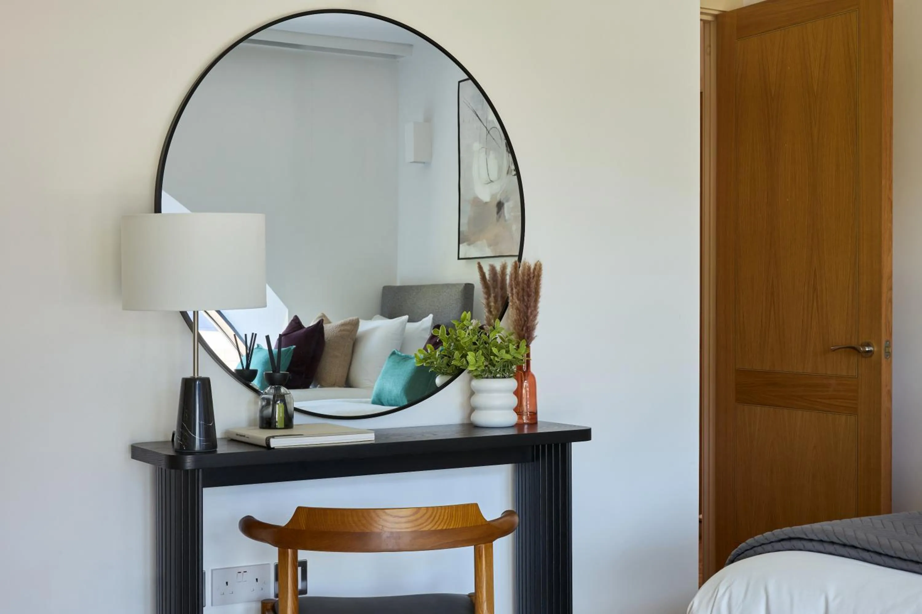 Kew Bridge by Viridian Apartments